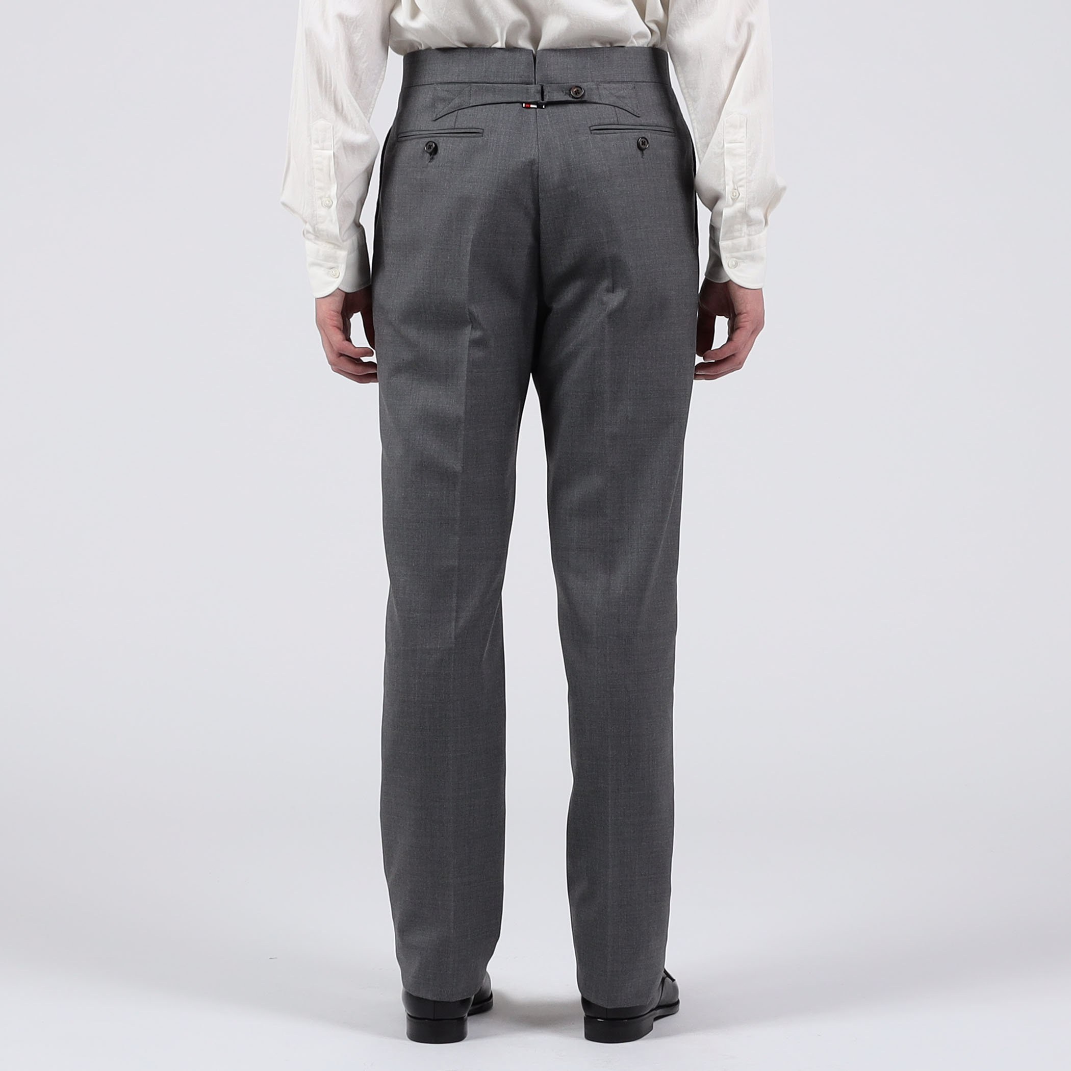 THOM BROWNE FIT 1 BACK STRAP TROUSERS｜トゥモローランド 公式通販