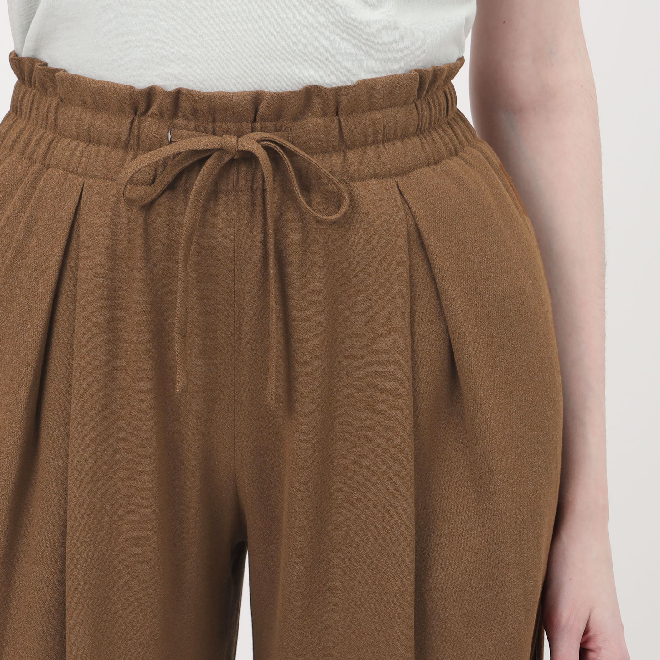 ソフトマットプリーツパンツ WLVW1114｜トゥモローランド 公式通販