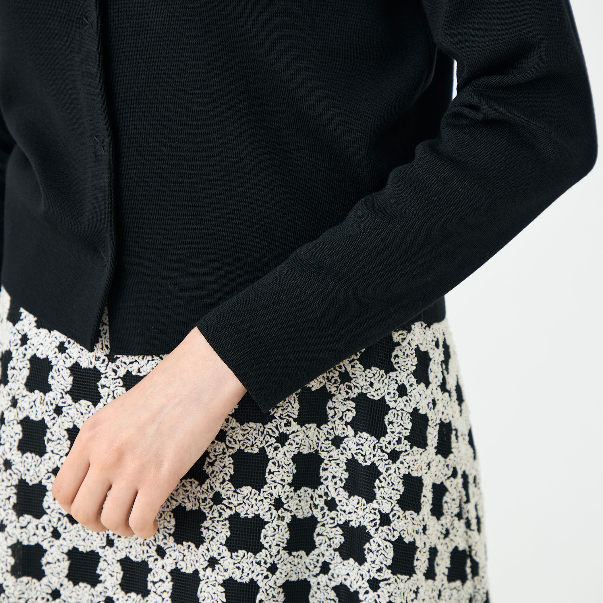 ウールポリエステルパールコンビ クルーネックカーディガン