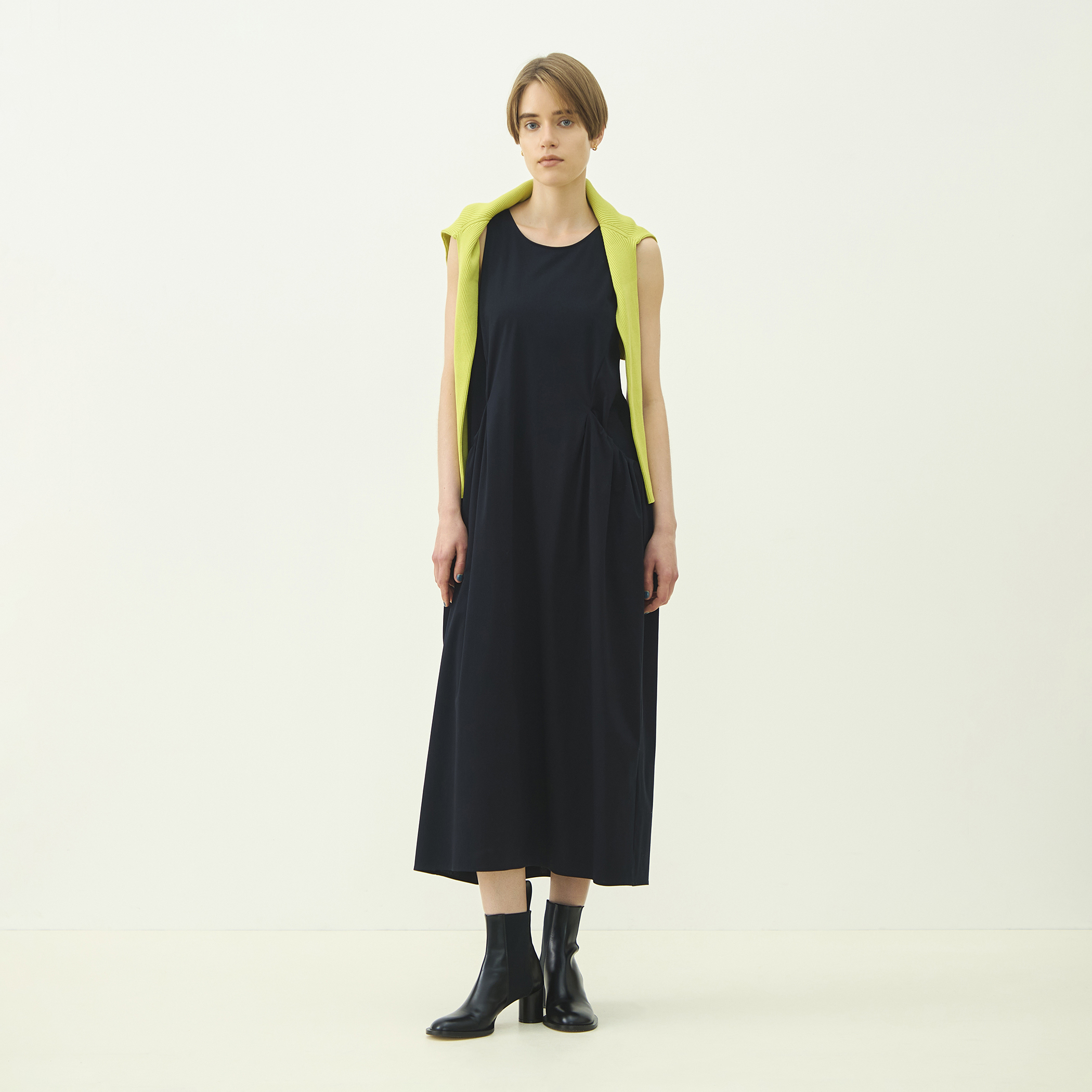 mo　美品✨トゥモローランドコレクション スムースリネンアメリカンスリーブ mo 美品✨トゥモローランドコレクション スムースリネンアメリカン