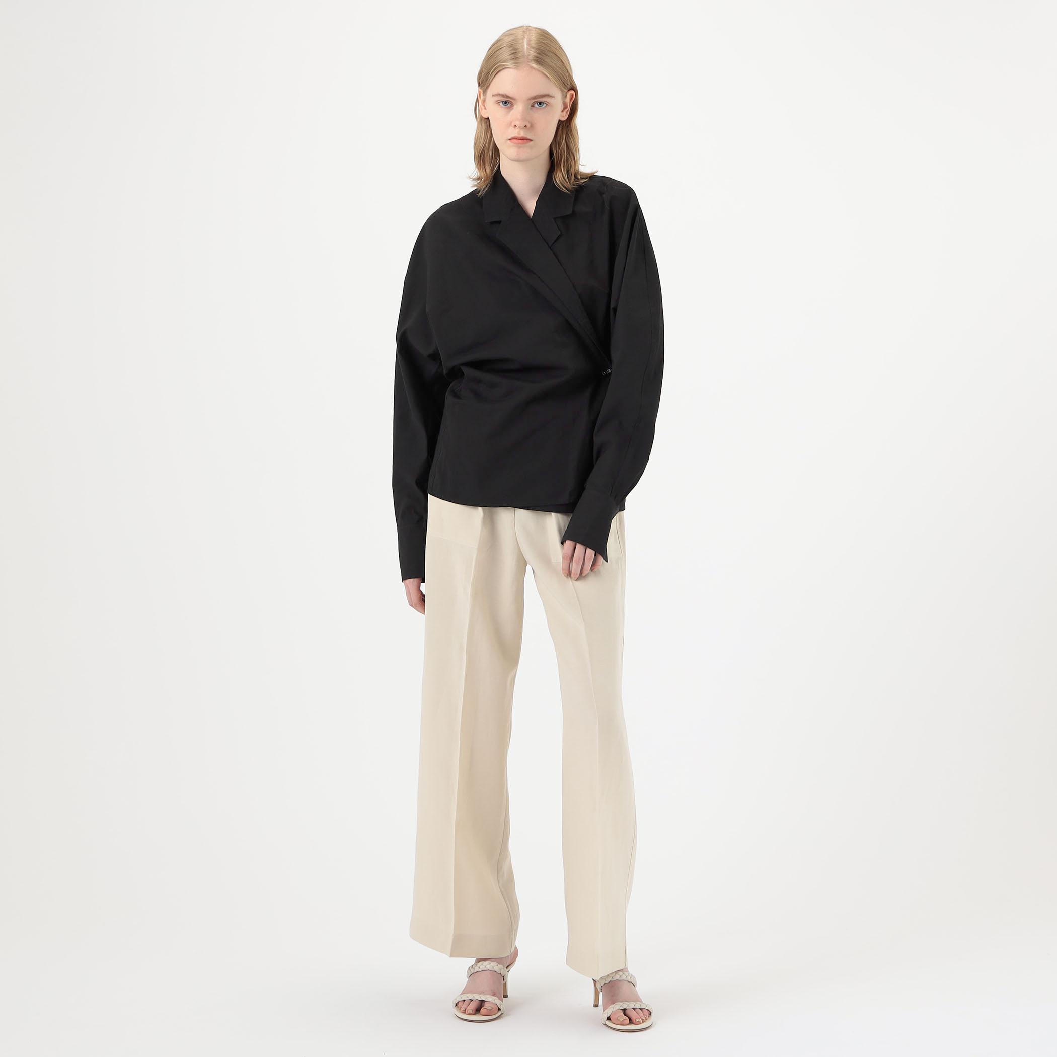 トーテムボリュームブラウス TOTEM Oversized devoré shirt black – TOTEME