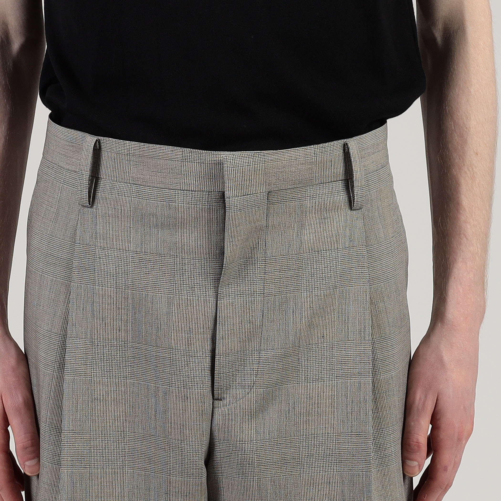 ウールシルク 1プリーツ テーパードスラックス｜トゥモローランド 公式通販