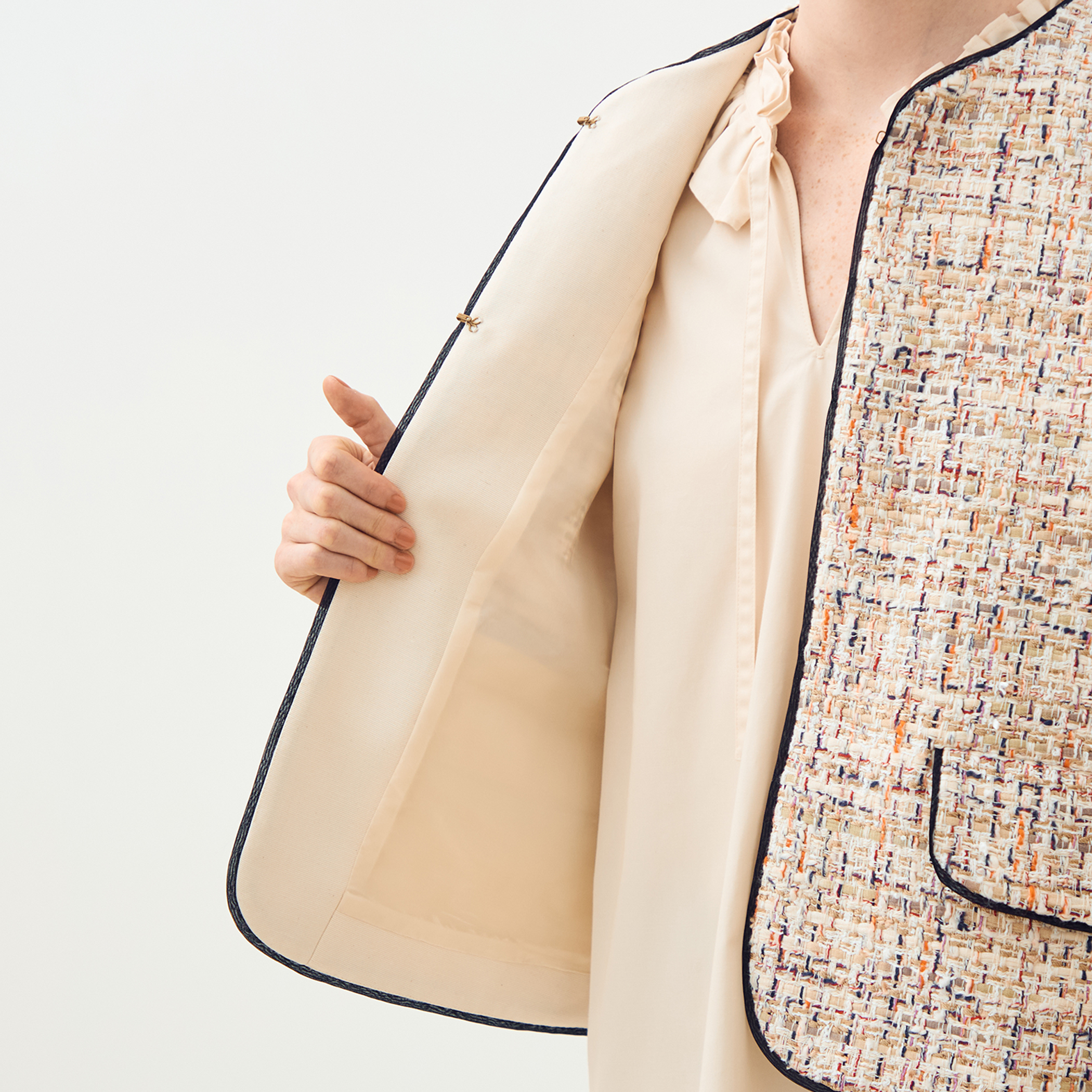 ホロウファンシーツイード トリミングジレ｜トゥモローランド 公式通販