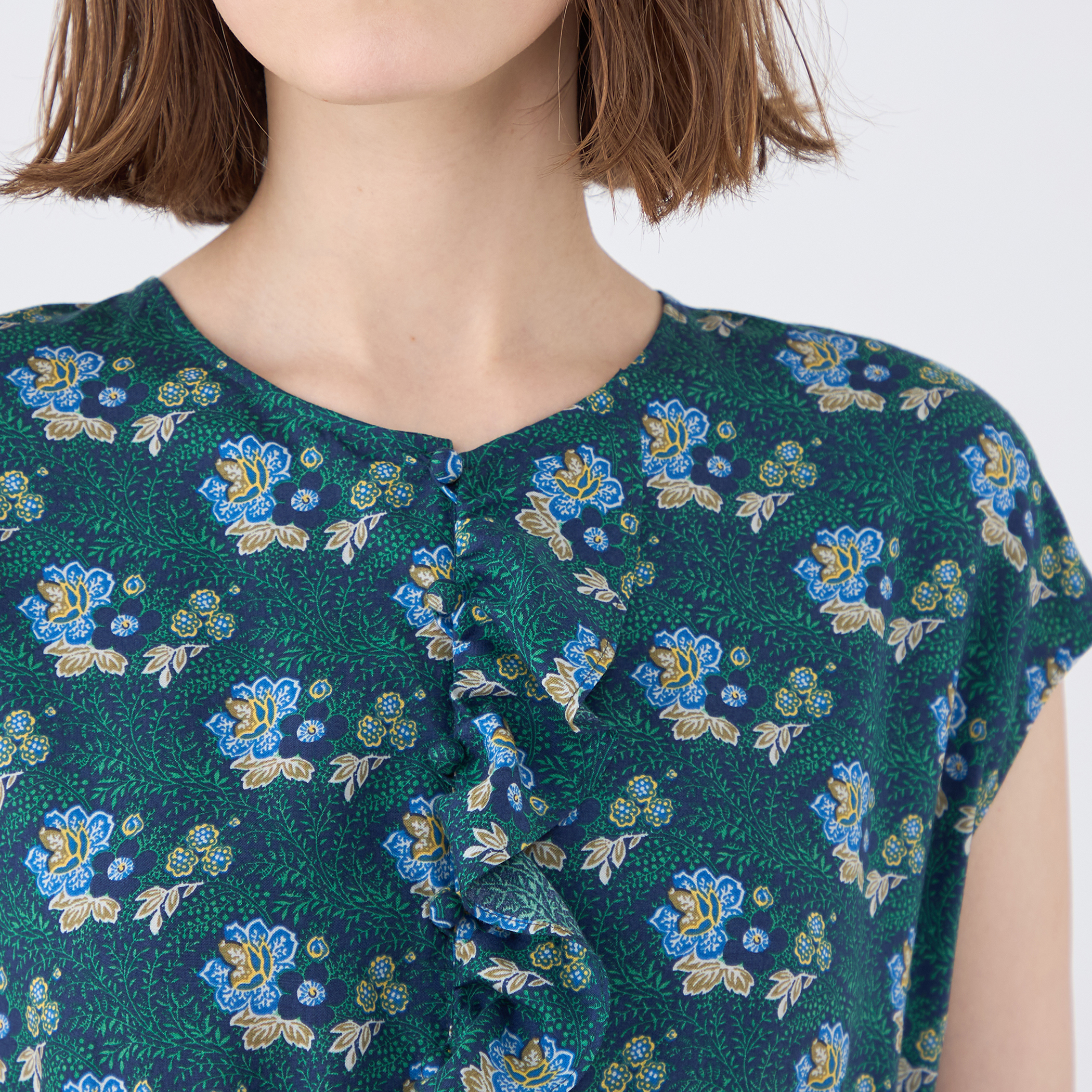 レーヨンプリント アシンメトリーフリルワンピース｜トゥモローランド