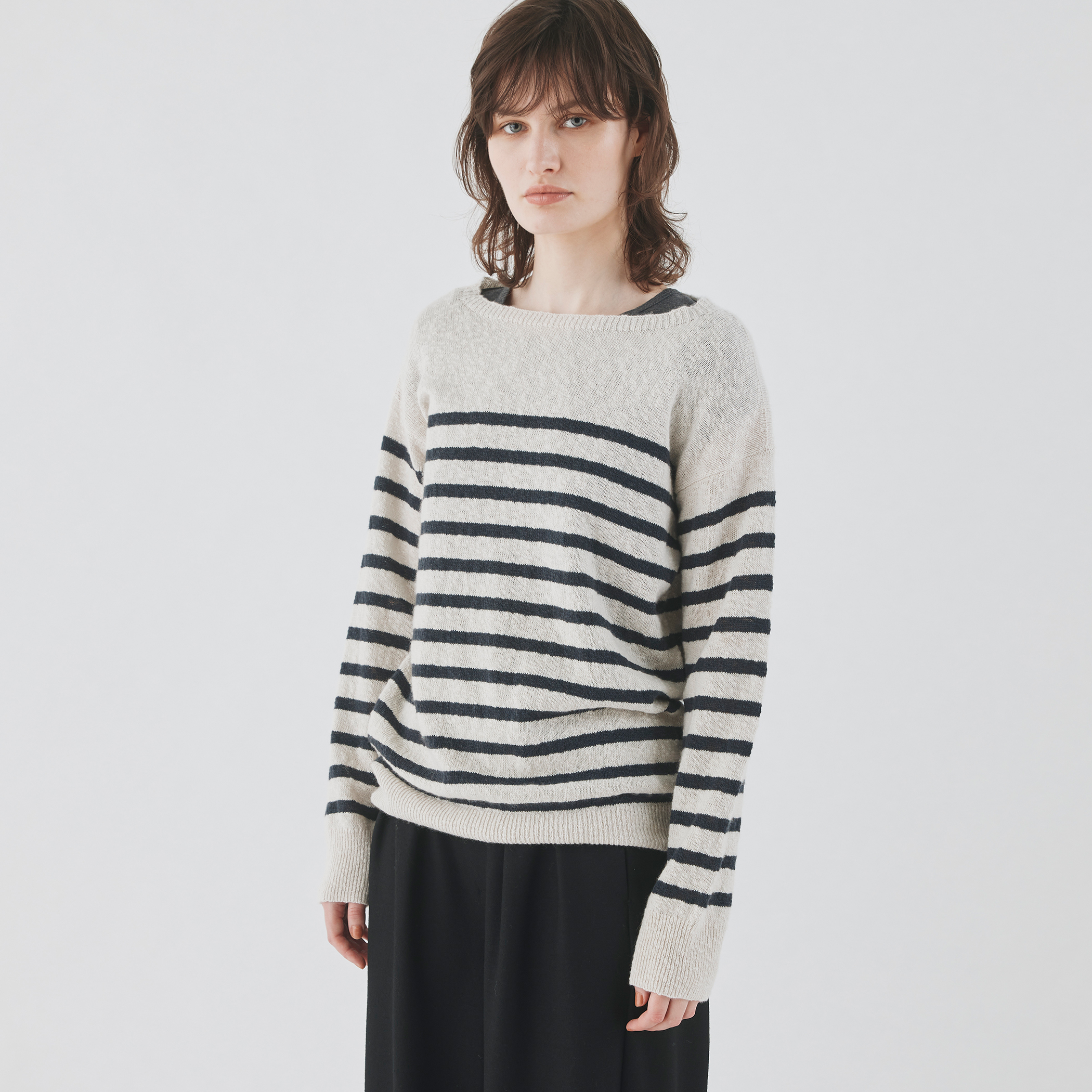 カシミヤスラブ ボートネックプルオーバー｜トゥモローランド 公式通販