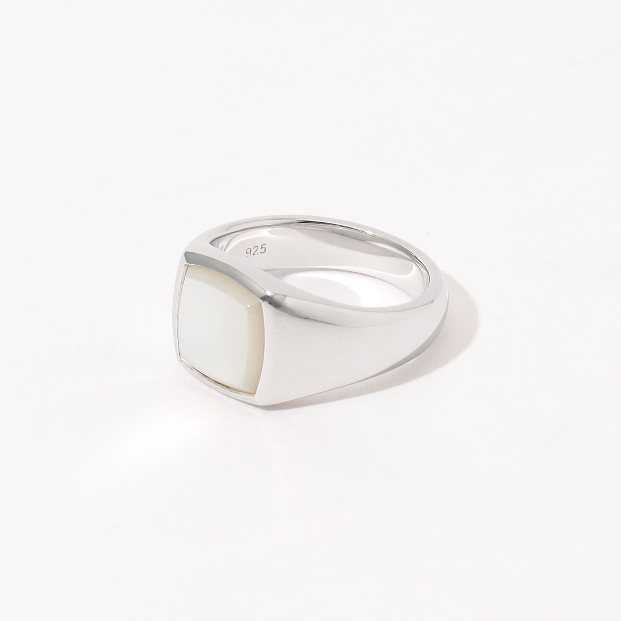TOM WOOD Kay Ring White MOP｜トゥモローランド 公式サイト