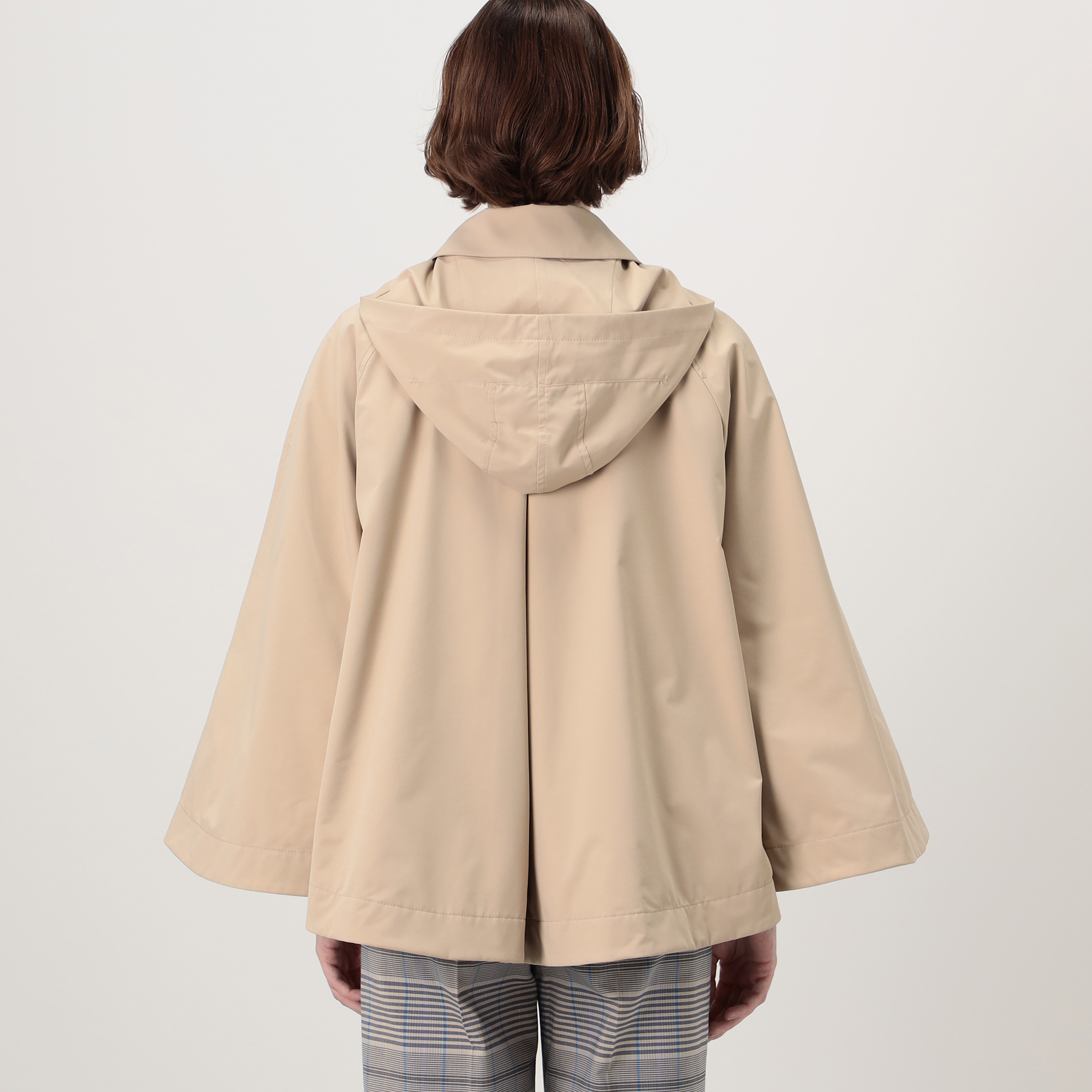 ★TOMORROWLAND ★パデットツイル ベルテッドポンチョ　ベージュ Ballsey - 【BALLSEY】25SS 11085108001 パデットツイル ベルテッド