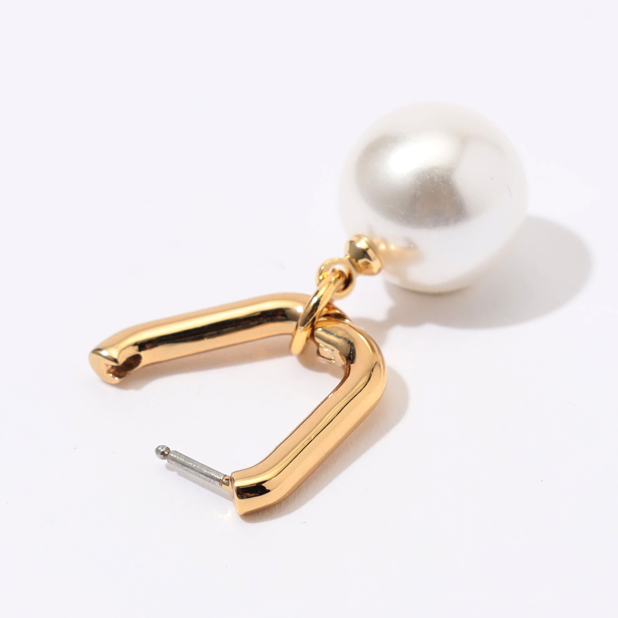 別注】Kenneth Jay Lane pearl ball ピアス｜トゥモローランド 公式サイト