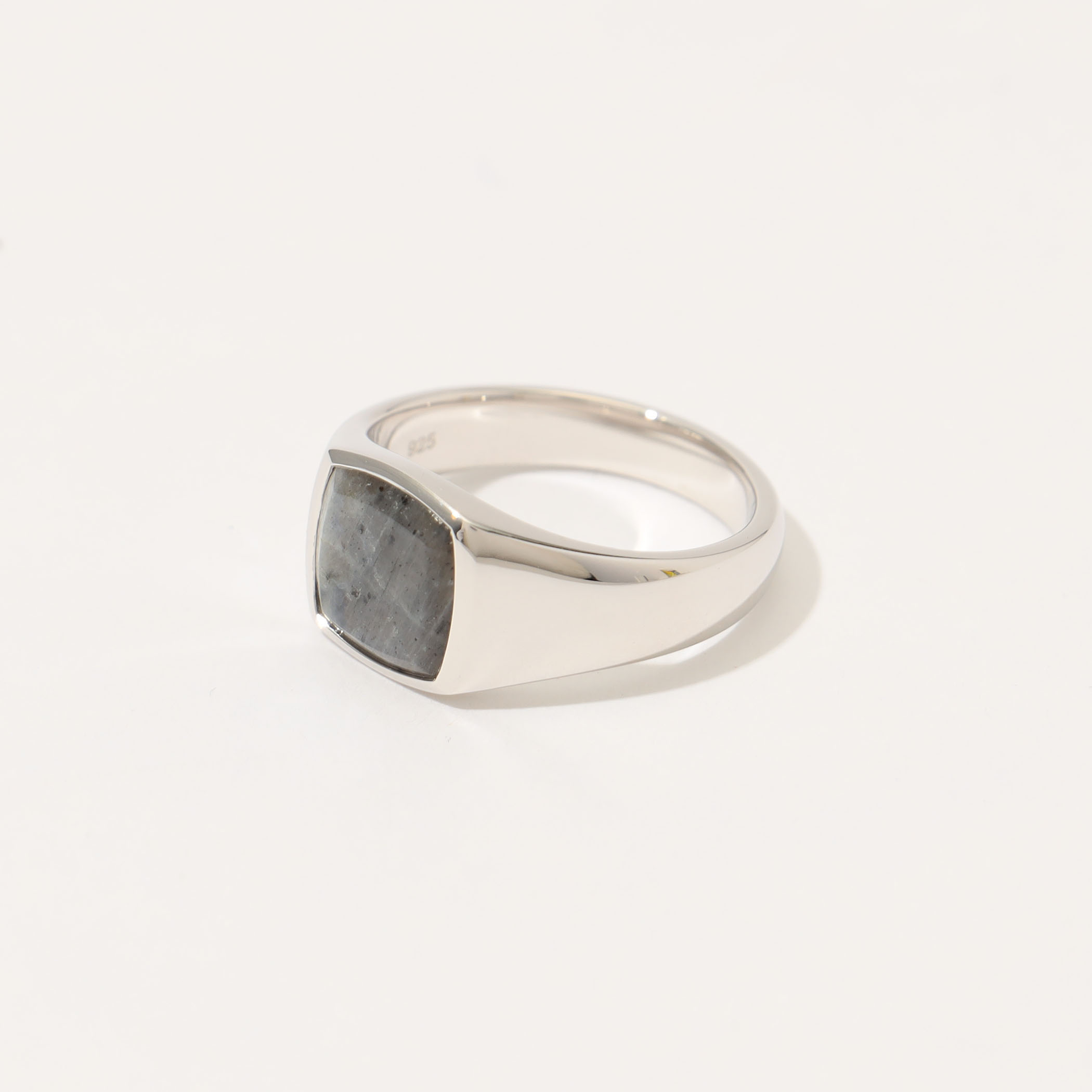 TOM WOOD Kay Ring Larvikite|トゥモローランド 公式サイト TOM WOOD Kay Ring Larvikite|トゥモローランド 公式サイト