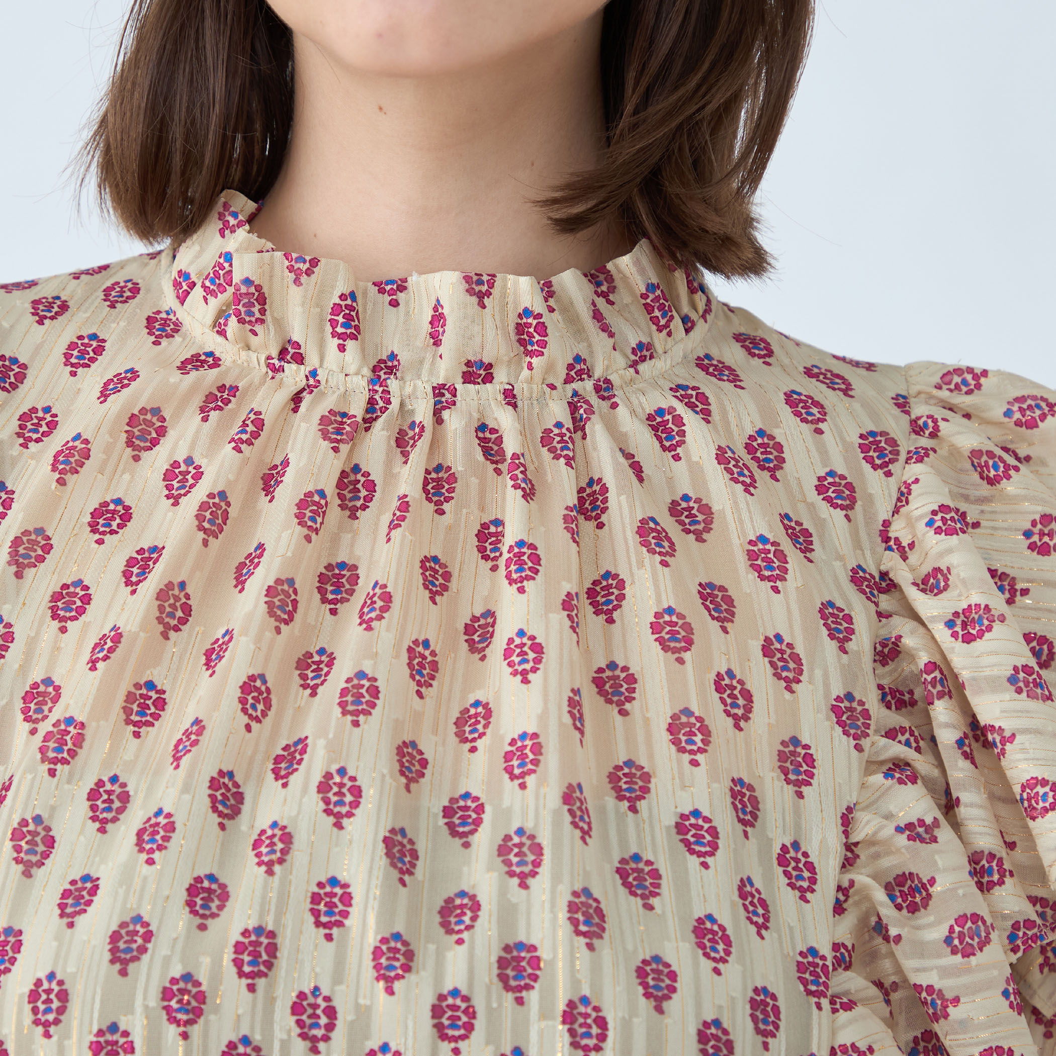 カットジャカードプリント フリルブラウス｜トゥモローランド 公式通販