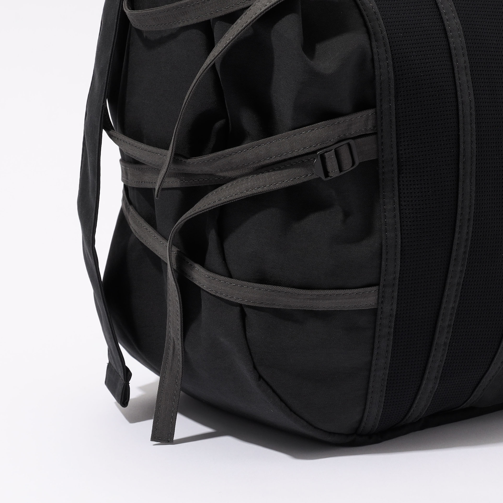 SAN SAN GEAR CROSS BODY BAG｜トゥモローランド 公式通販