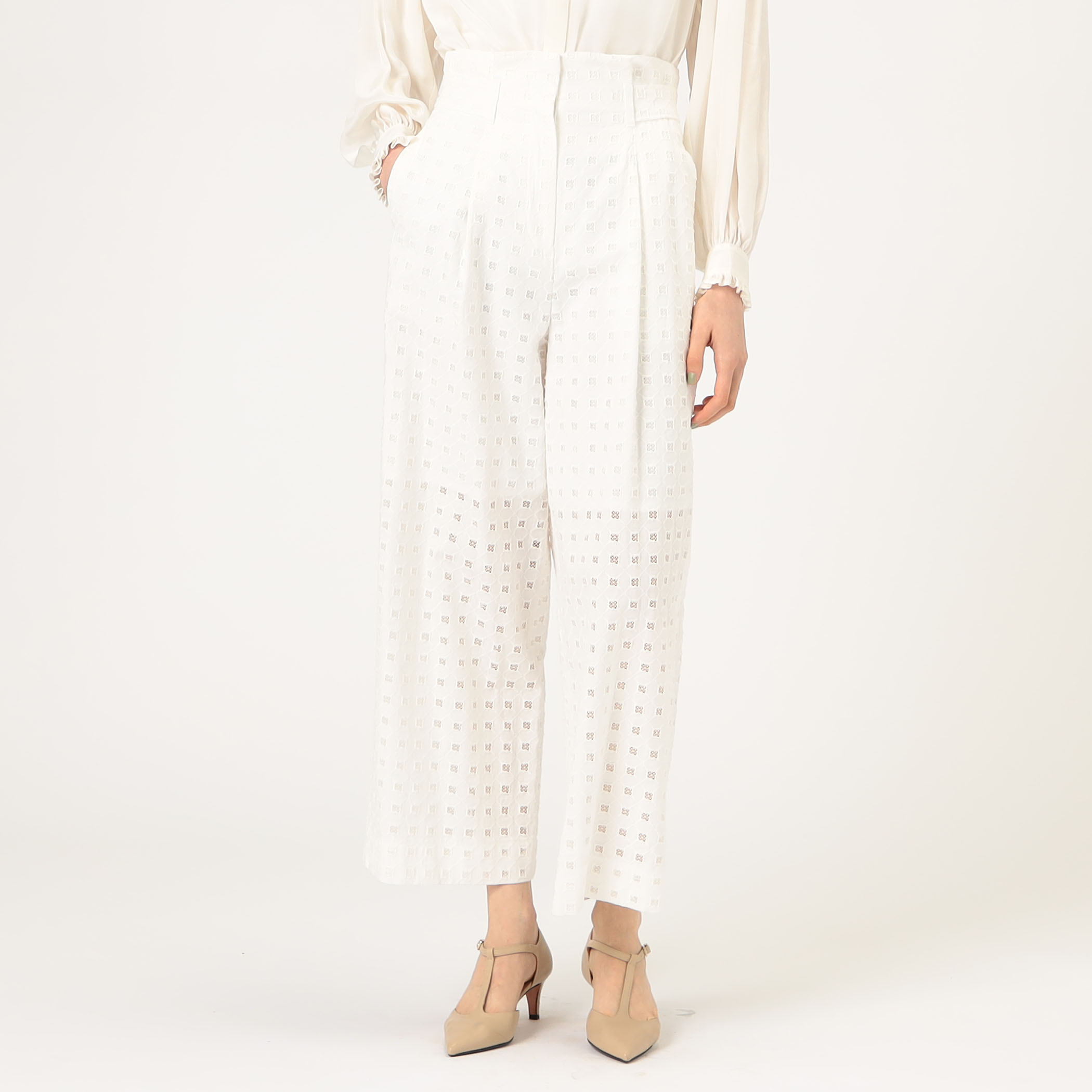 アボンリーページ コットンエンブロイダリー サイドタブパンツ｜トゥモローランド 公式通販