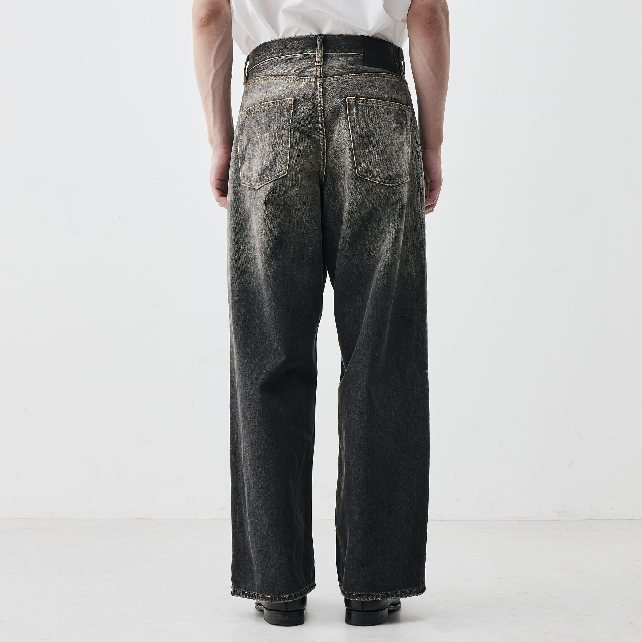 Acne Studios 1981 U BLACK TRAFALGAR デニムパンツ｜トゥモローランド