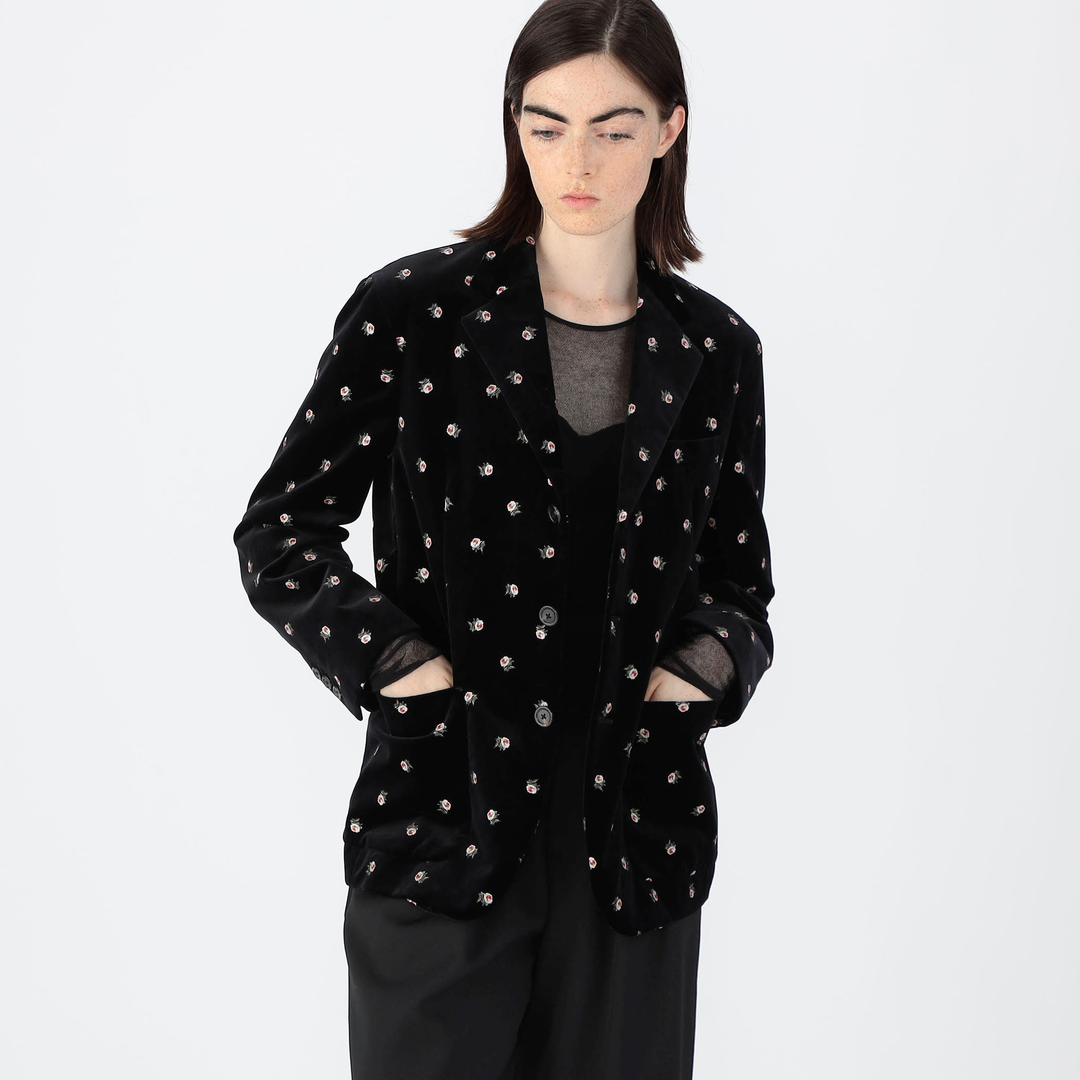 CABaN ベロアローズプリント テーラードジャケット