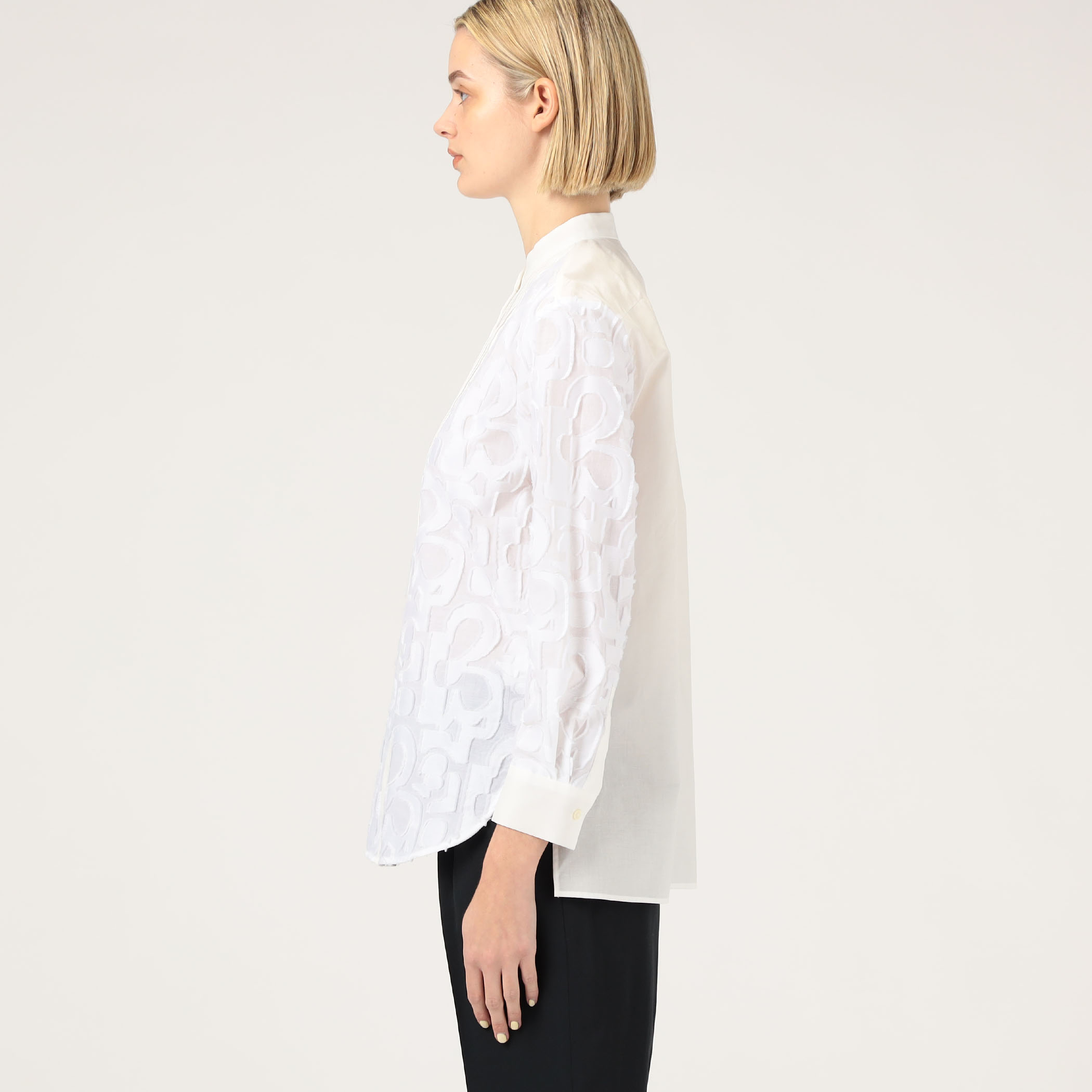 カットジオメトリー タックドブザムエンブロイダリーブラウス