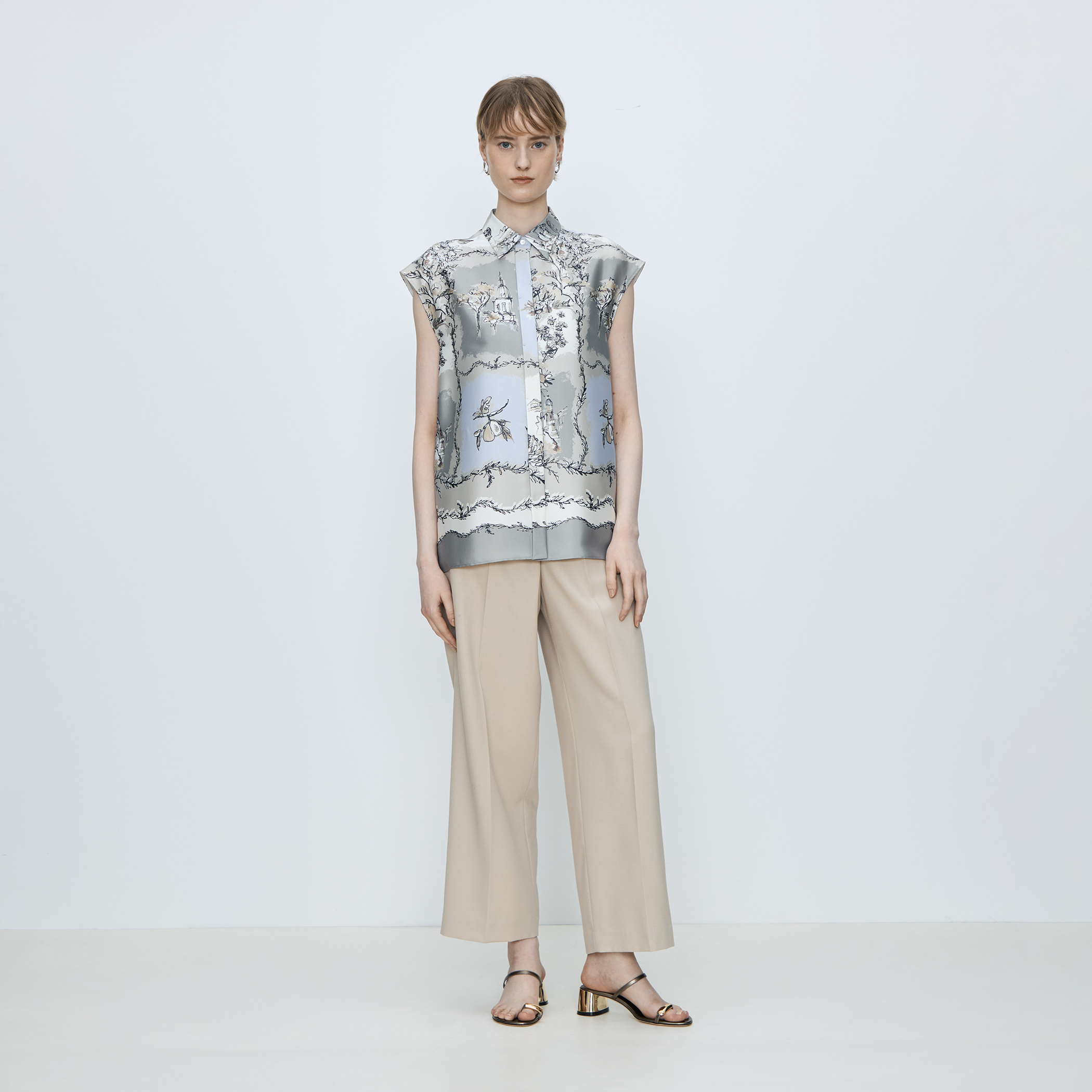 WEB先行予約】ローマプリント フレンチスリーブブラウス