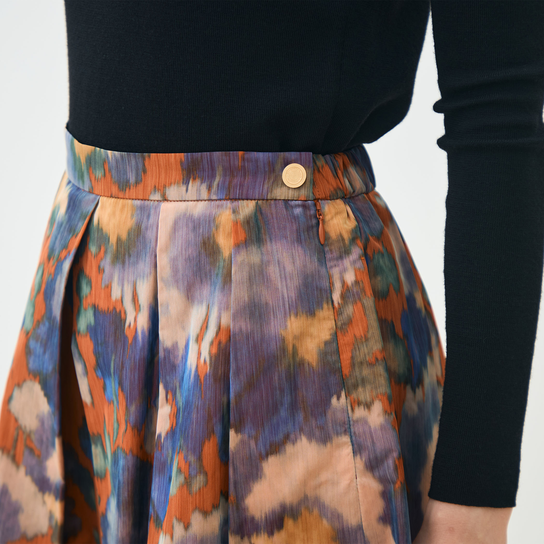 ヴァーミリオンプリント タックスイングスカート｜トゥモローランド