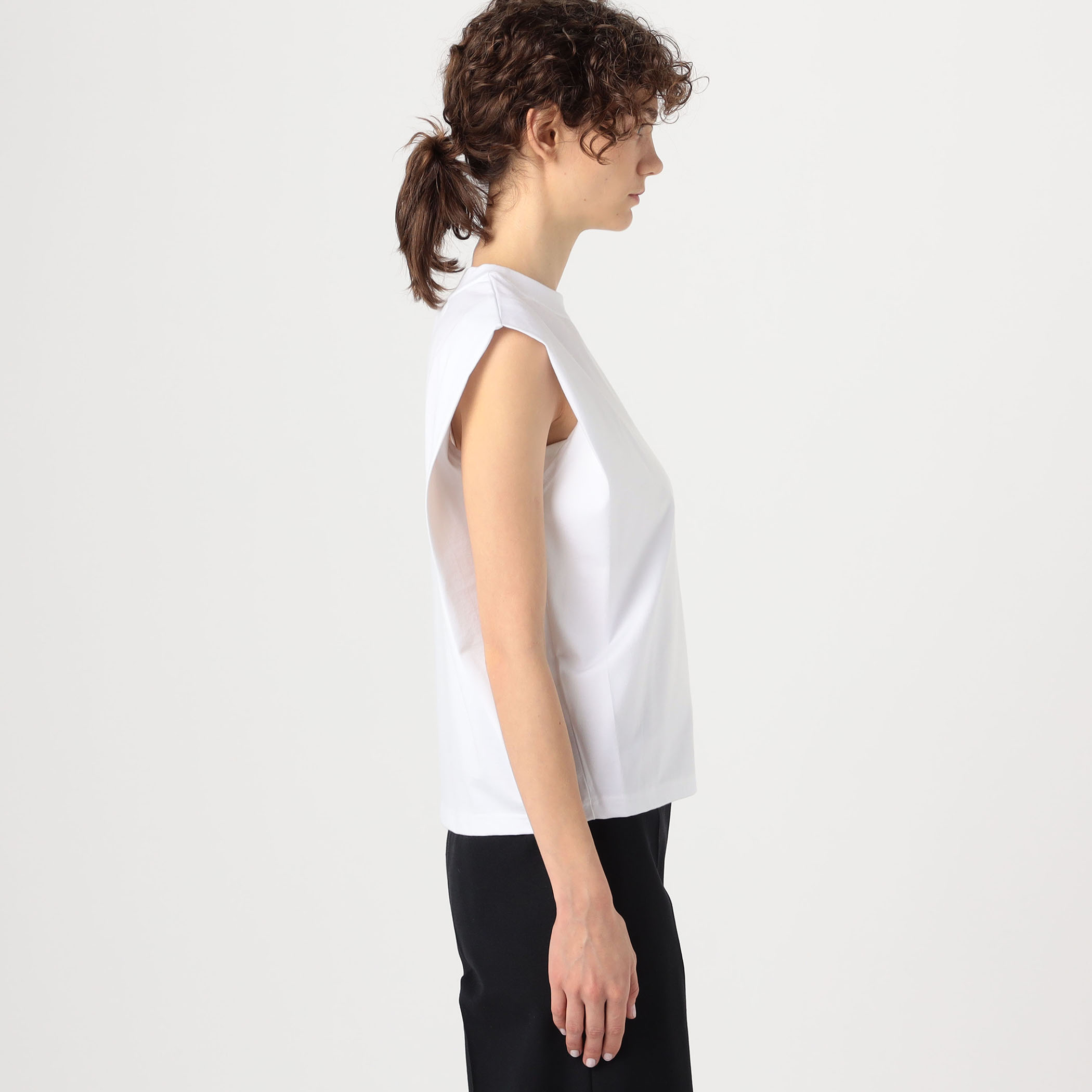 HYKE SLEEVELESS TEE｜トゥモローランド 公式通販