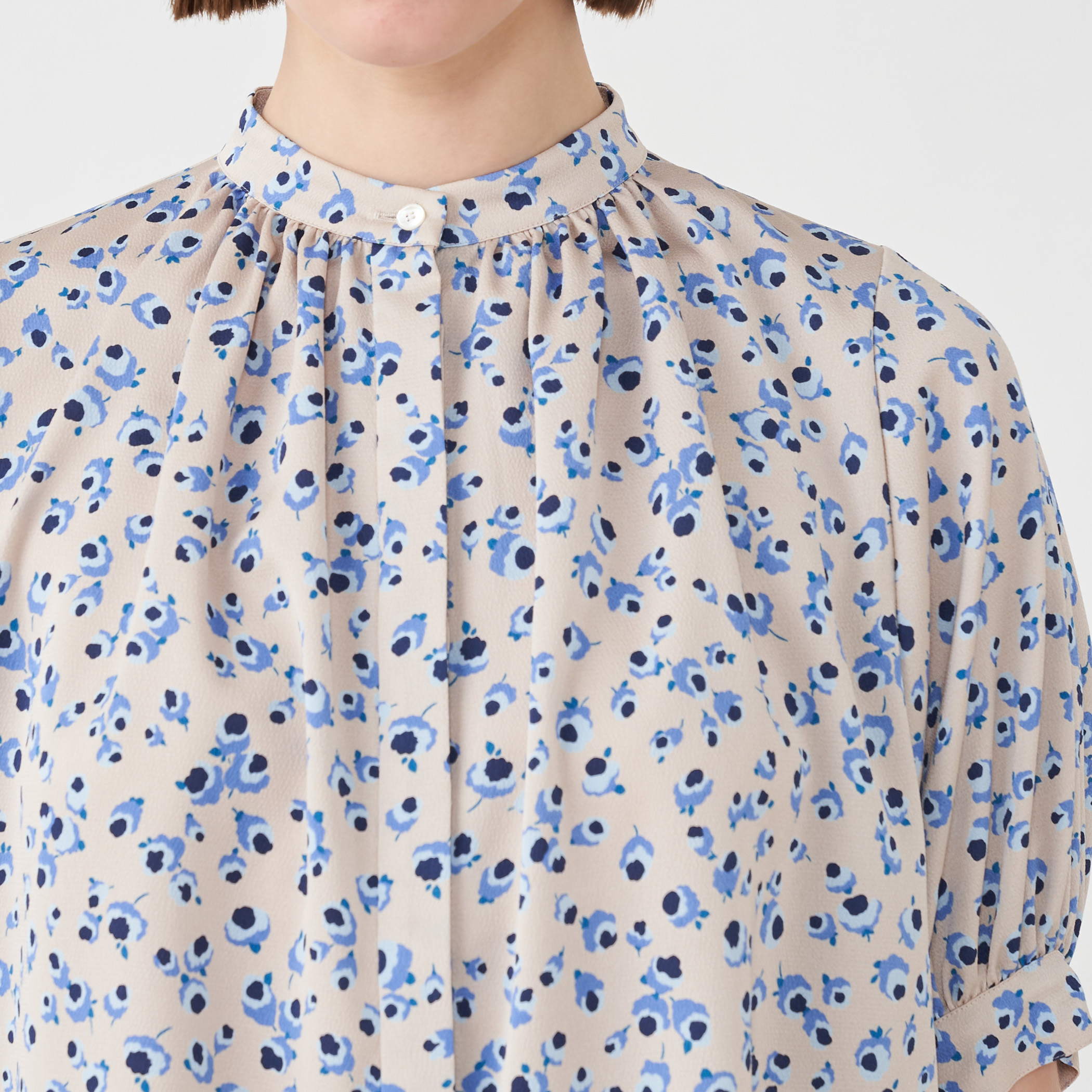 プティフラワープリント ネックギャザーブラウス｜トゥモローランド