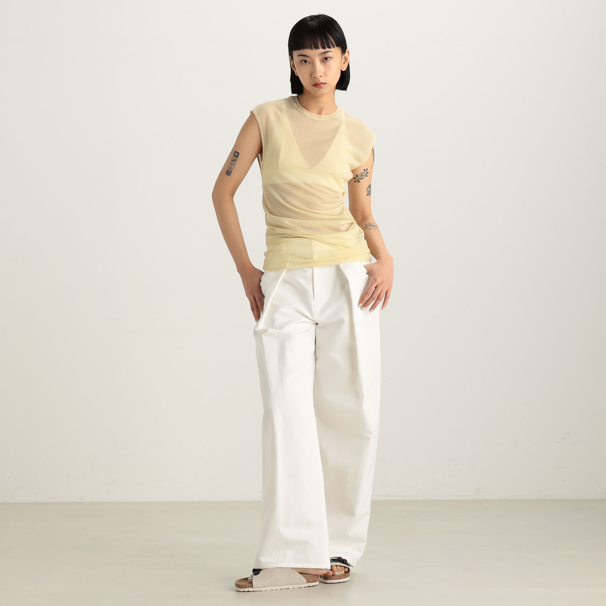 □ツイストシアー ノースリーブトップス｜トゥモローランド 公式通販