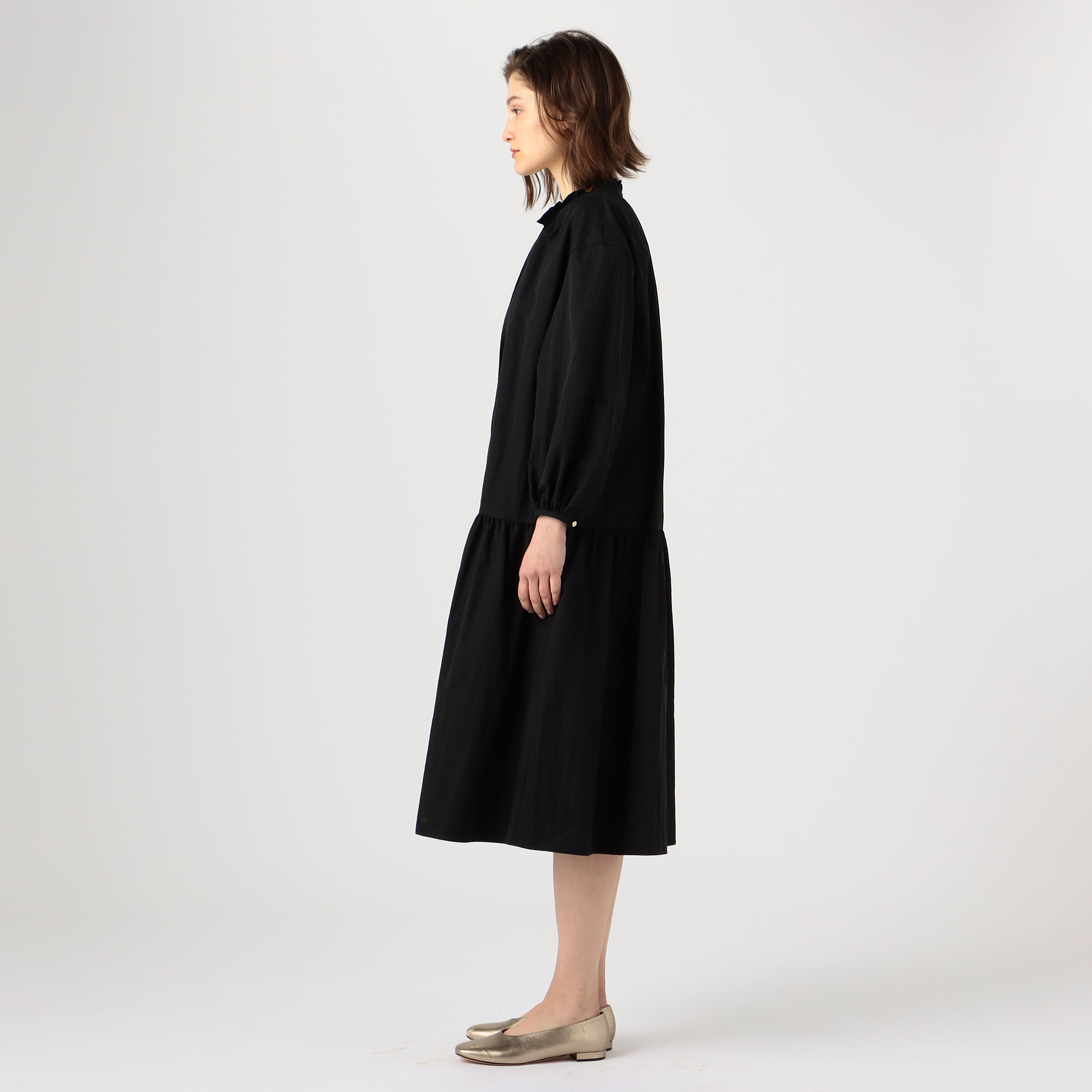 Donna Karan ギャザーシースワンピース ハイカウントギャバジン フリルネックギャザーワンピース