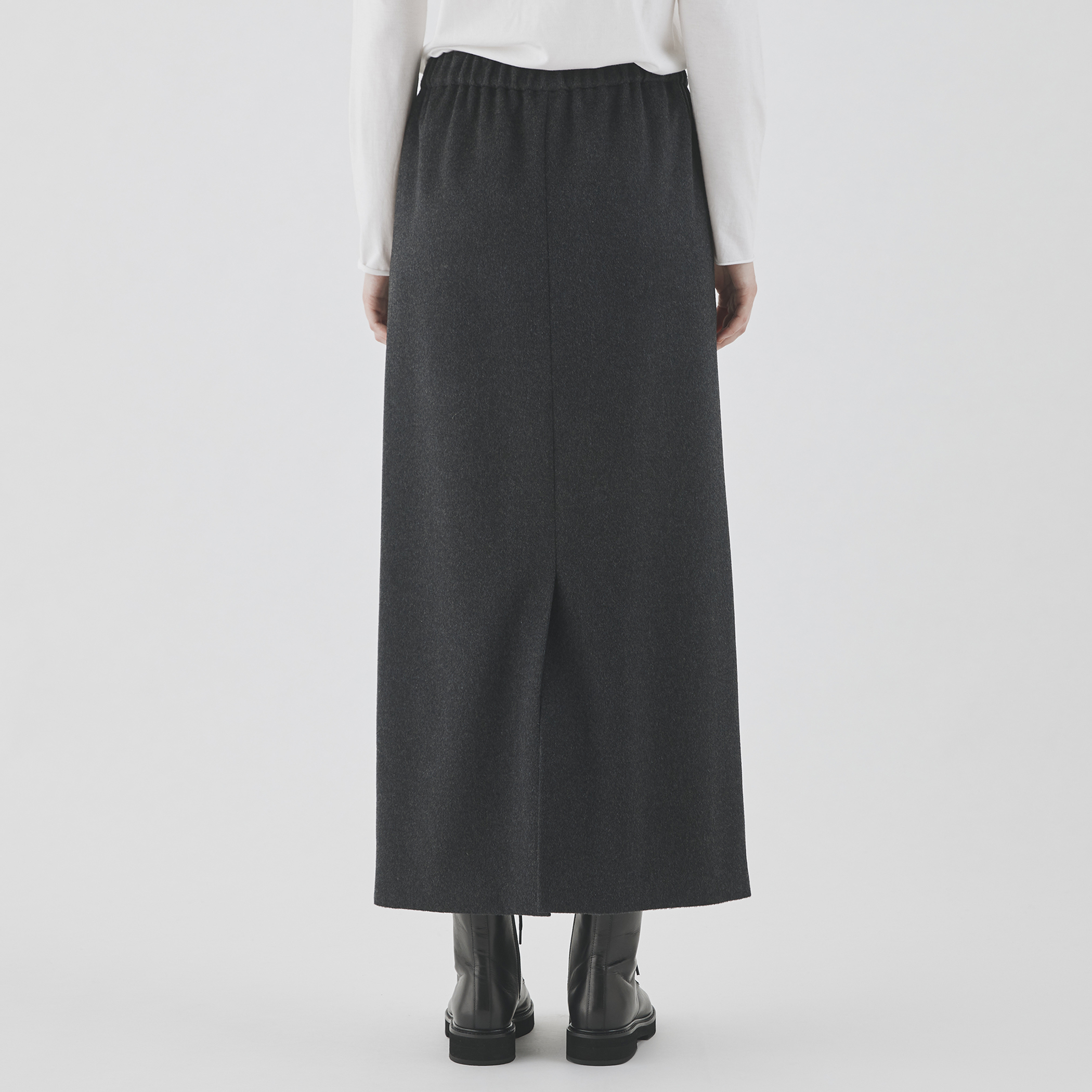 新品タグ付】GALERIE VIE ナローロングスカート ネイビー¥26400 新品タグ付】GALERIE VIE ナローロングスカート ネイビー¥26400