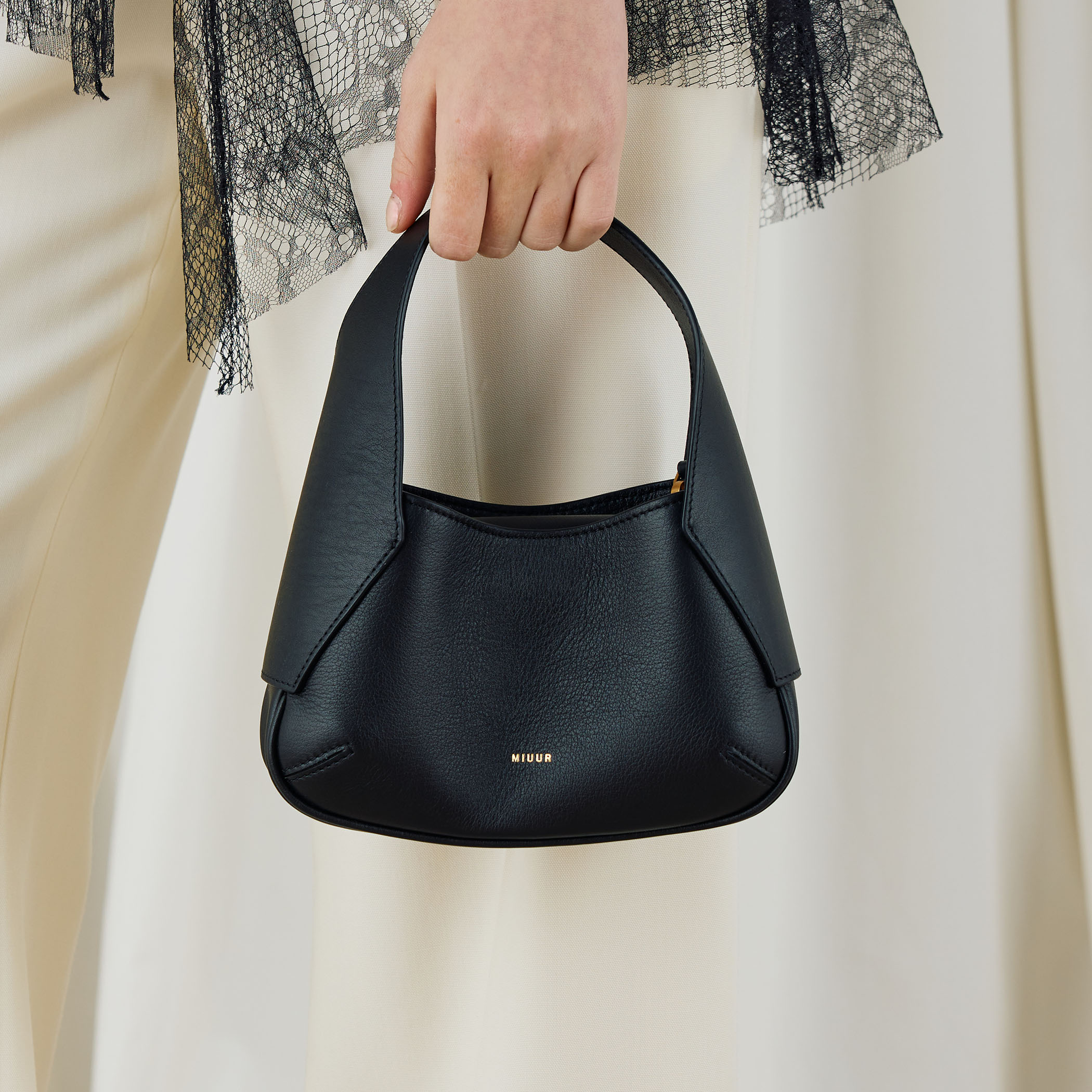 【希少品・美品】M.Hulot（エムユーロウ）バッグ セール】【ZOZO限定アイテム】ハートショルダーバッグ