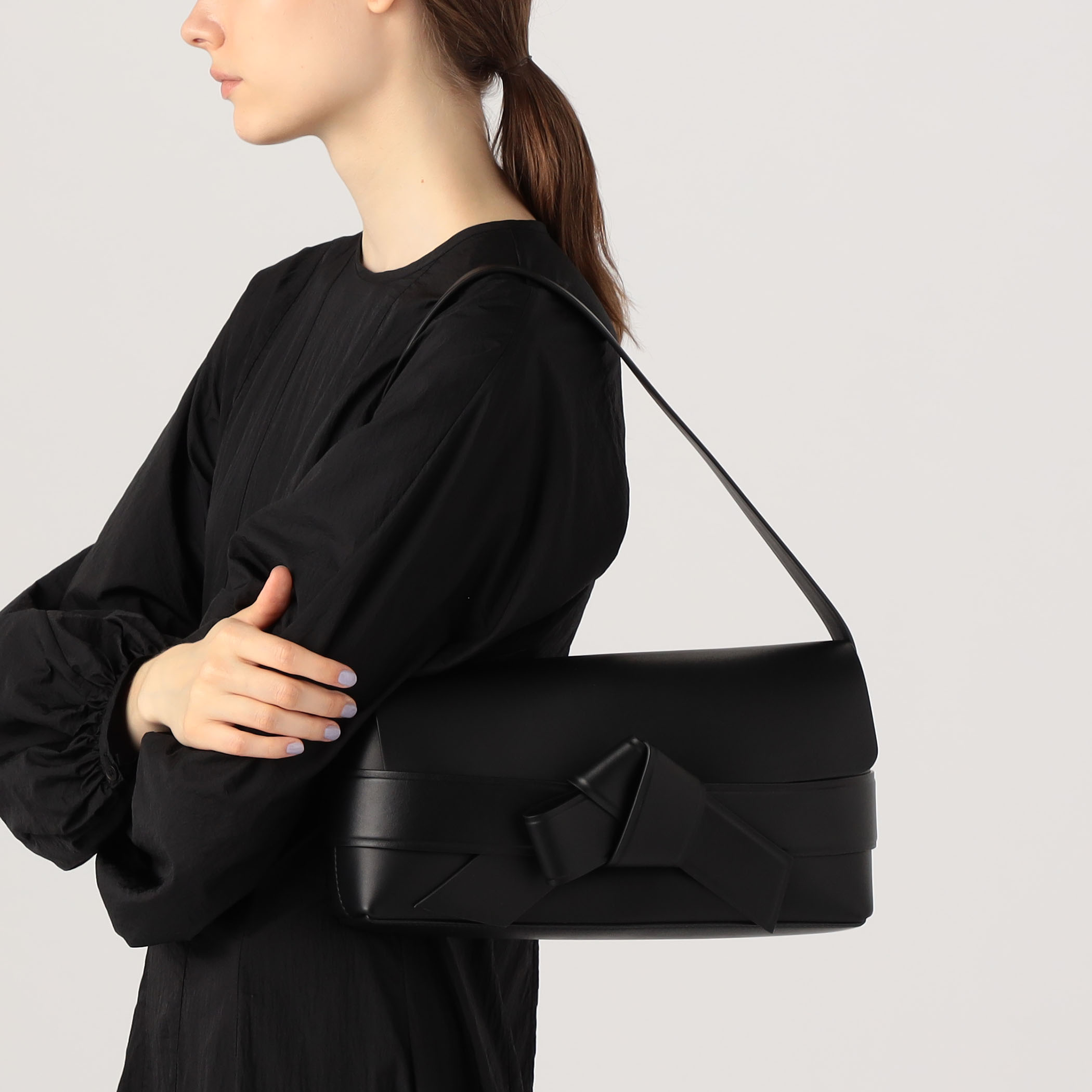 ◆ACNE STUDIOS むすび 小革ショルダーバッグ 三越伊勢丹 | Acne Studios/アクネ ストゥディオズ_Women通販