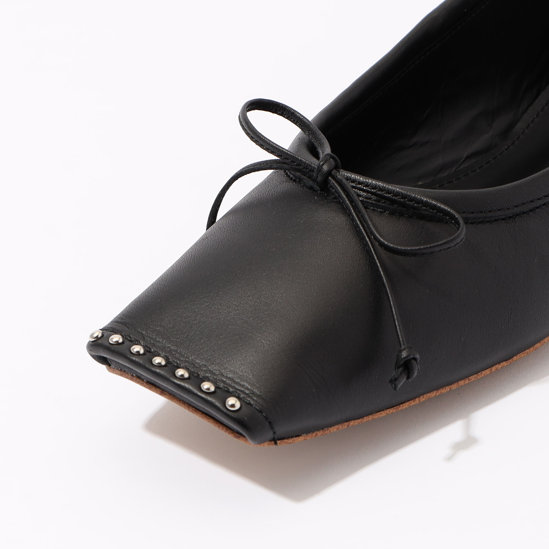CHEMBUR SQ FLAT STUDS BALLET シューズ｜トゥモローランド 公式サイト