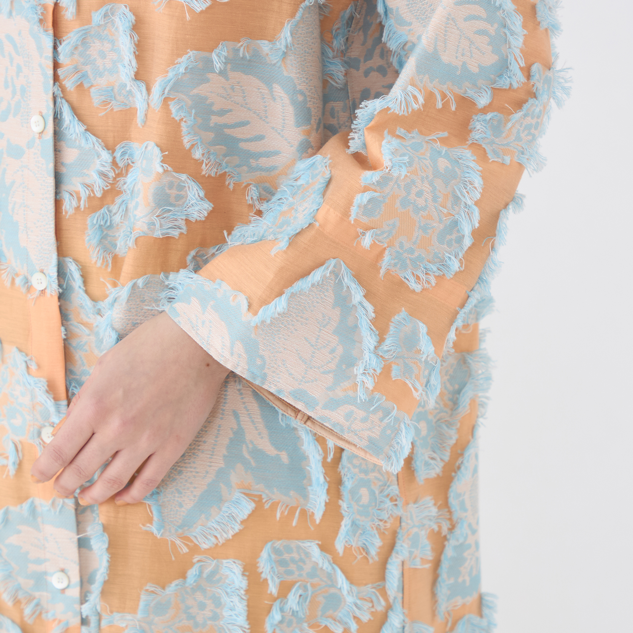 カットジャカード バンドカラーシャツワンピース｜トゥモローランド