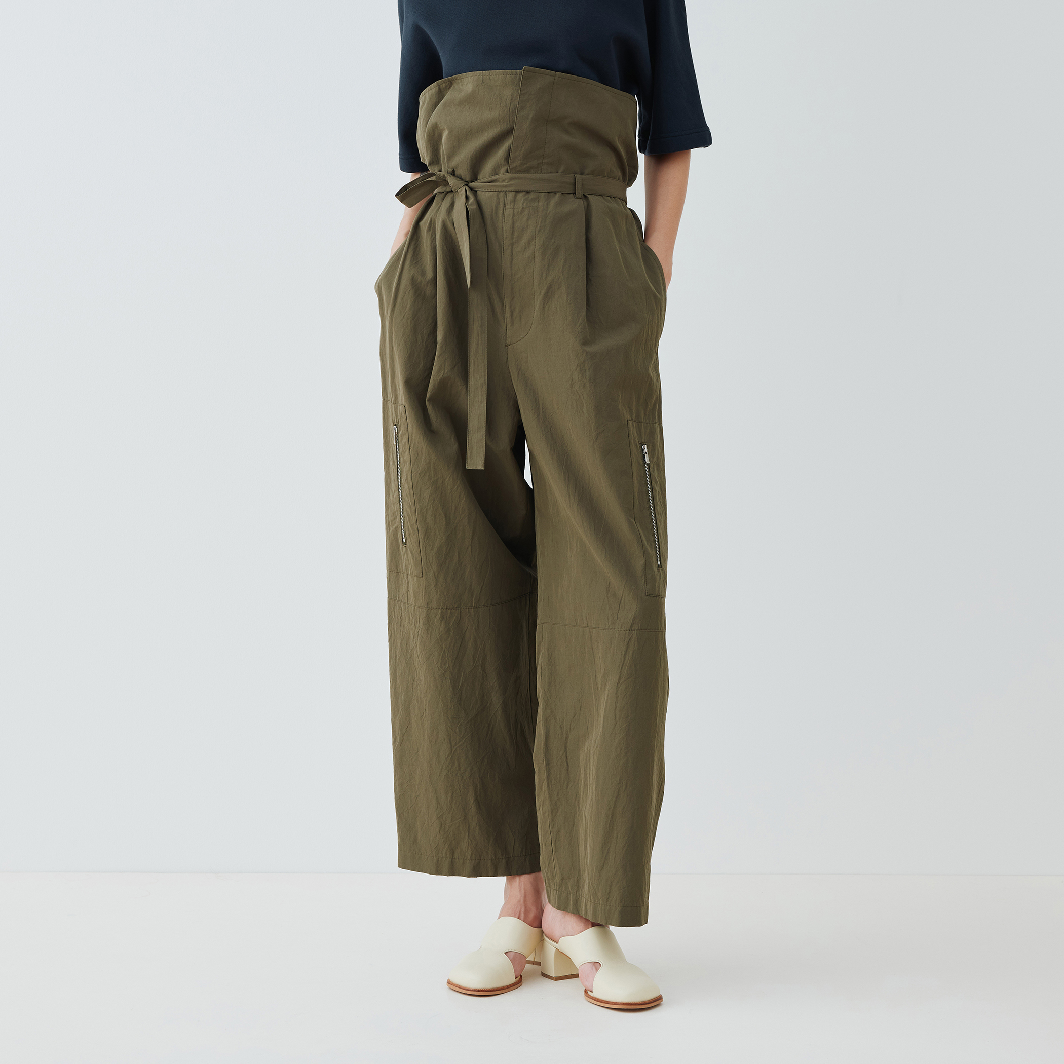 ラミーコンパクト ミリタリースーツパンツ｜トゥモローランド 公式通販