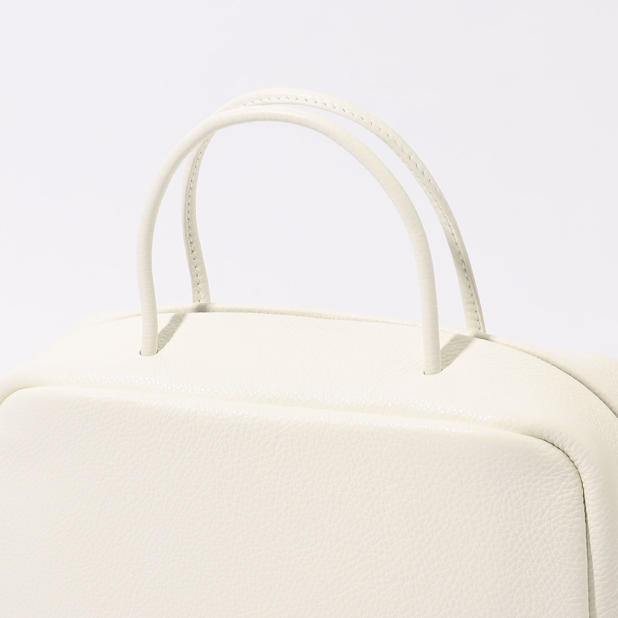 aeta トゥモローランド別注 ボストンホワイトレザー ハンドバッグ スクエア □【別注】AETA 別注BOSTON M ハンドバッグ｜トゥモローランド