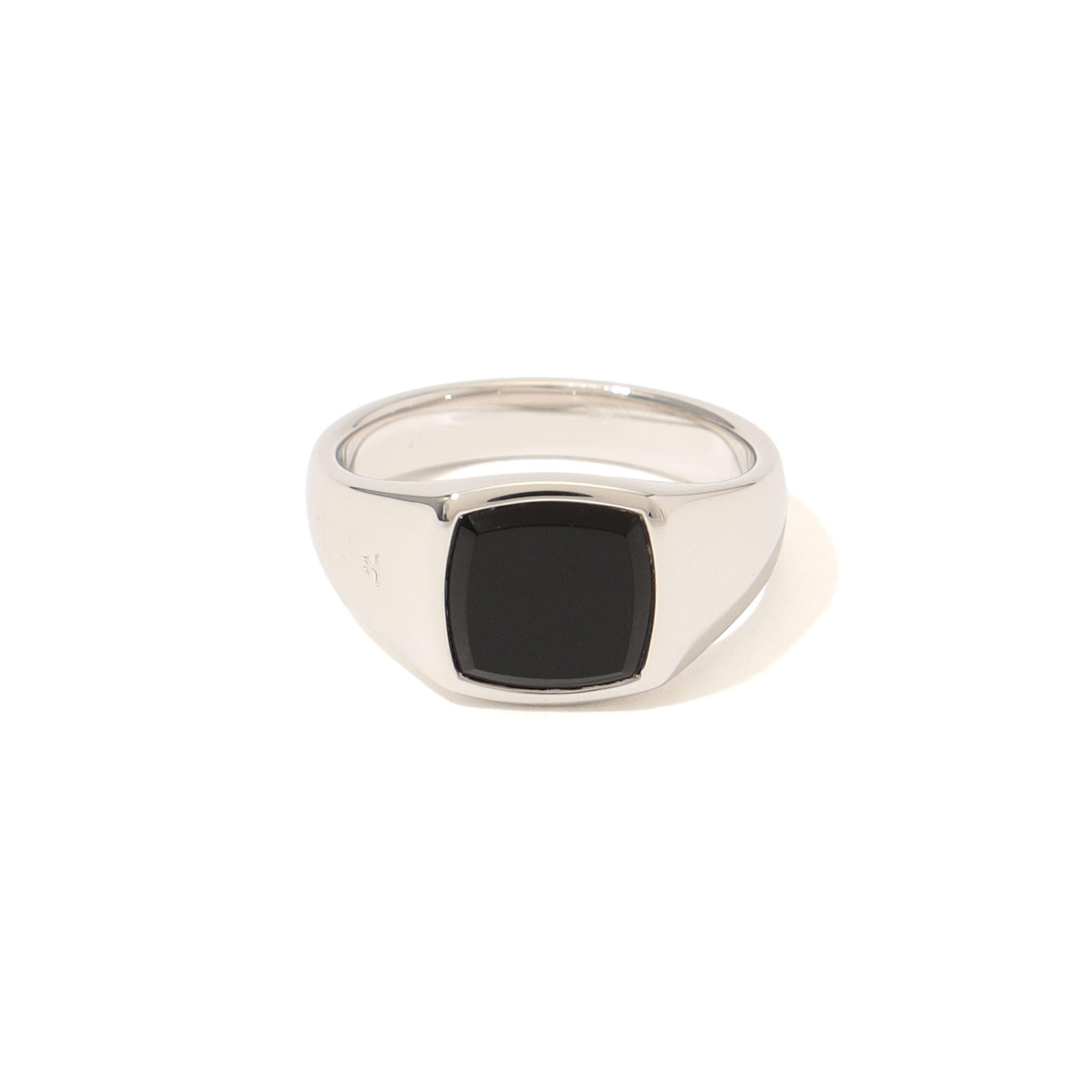 TOM WOOD Kay Ring Polished Onyx