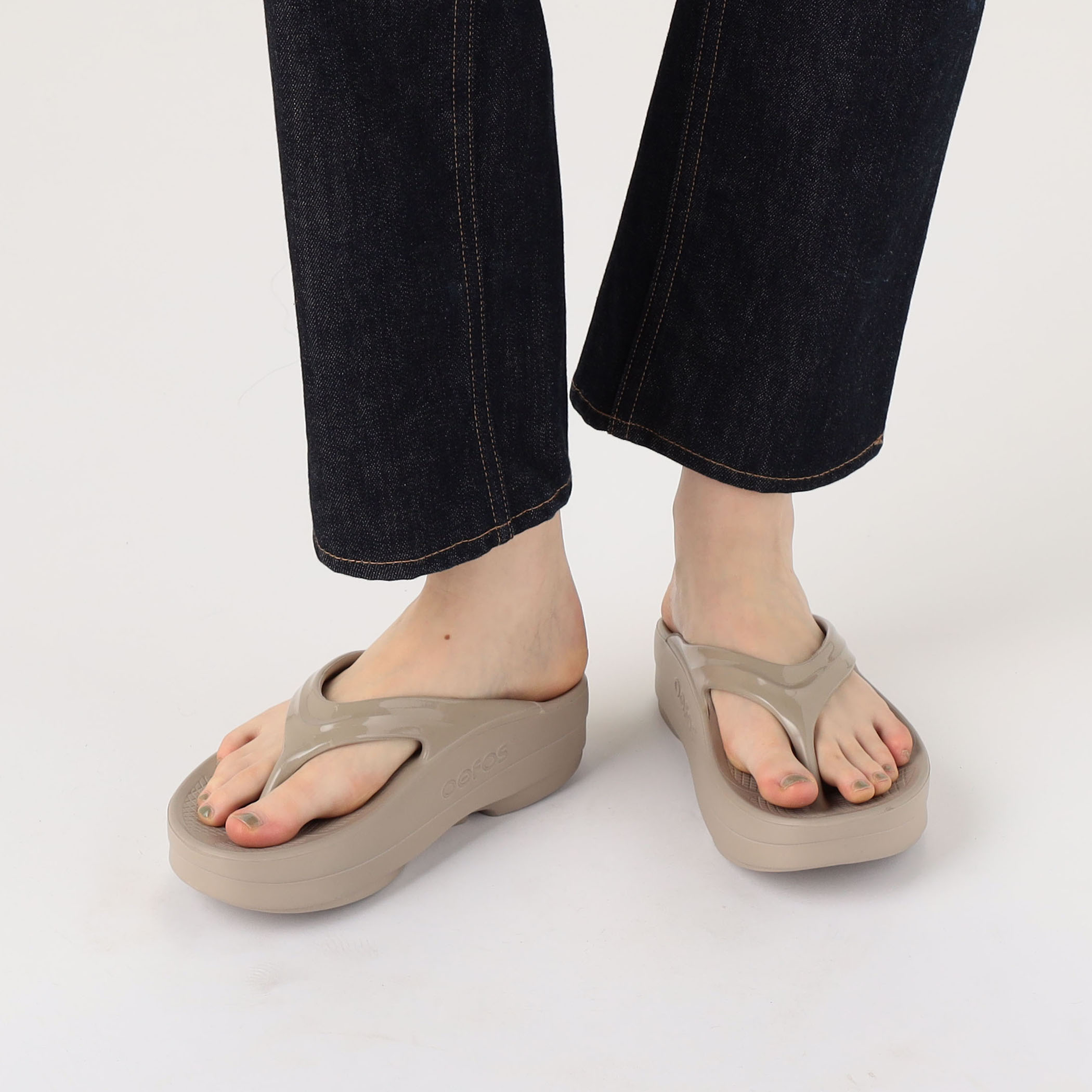 OOFOS サンダル （OOMEGA） OOFOS [期間限定ポイント15倍！] 新品 ウーフォス OOmega OOahh