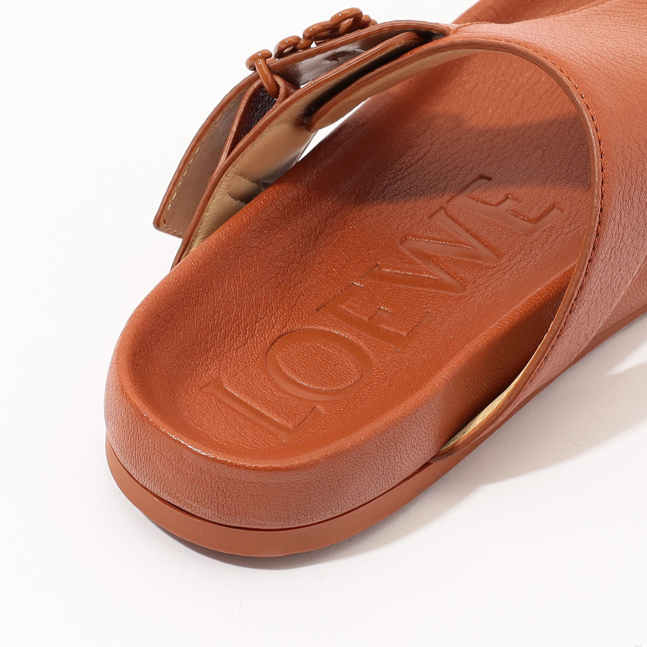 LOEWE レッド ベージュ サンダル 37 LOEWE レッド ベージュ サンダル 37