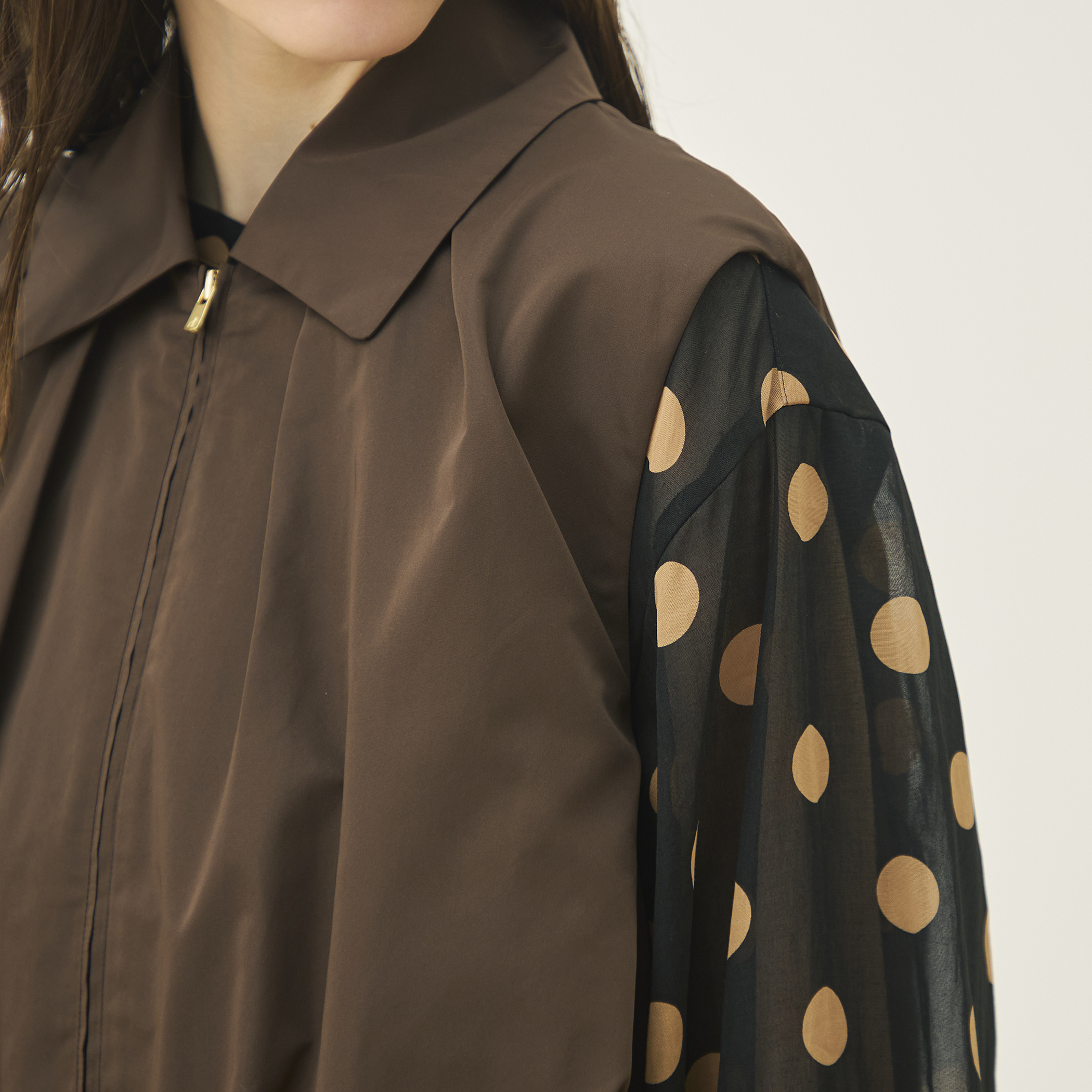 ポリステルシルクタフタ ステンカラーコクーンジレ｜トゥモローランド