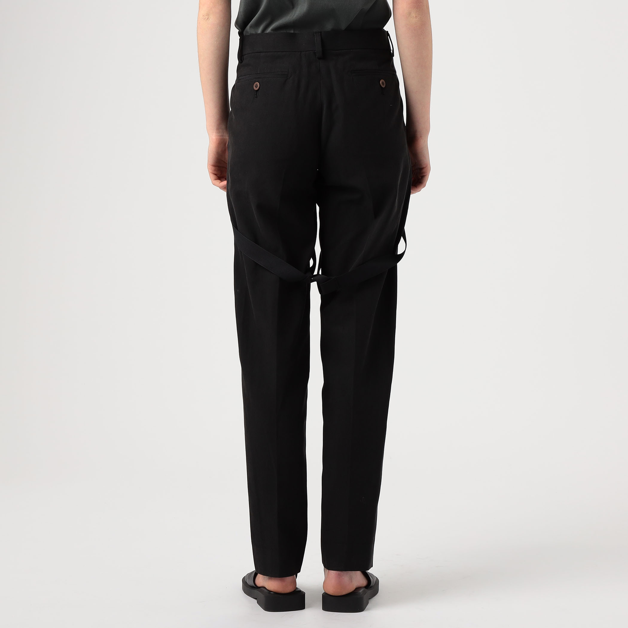 FUMIKA UCHIDA GABARDINE HARNESS SLACKS｜トゥモローランド 公式通販