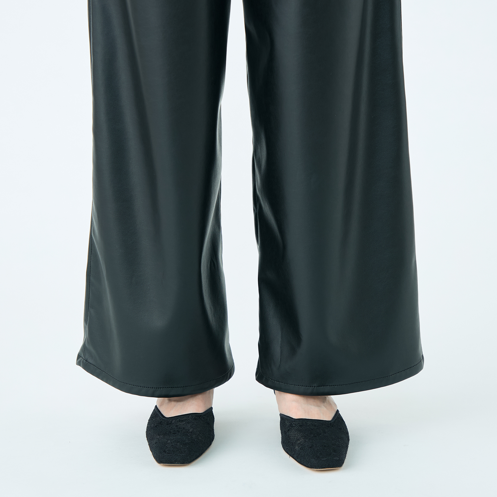 レザーライククロス サイドタブパンツ｜トゥモローランド 公式通販