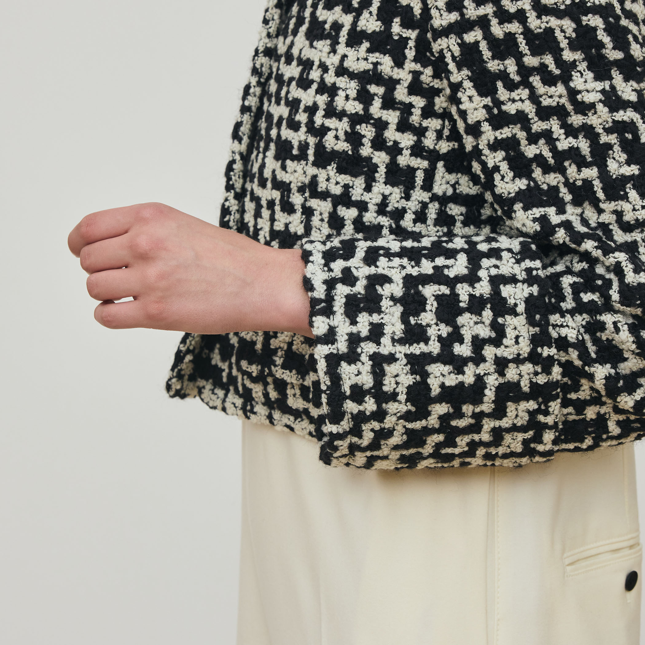 ビンテージブークレーツイード ショートジャケット｜トゥモローランド