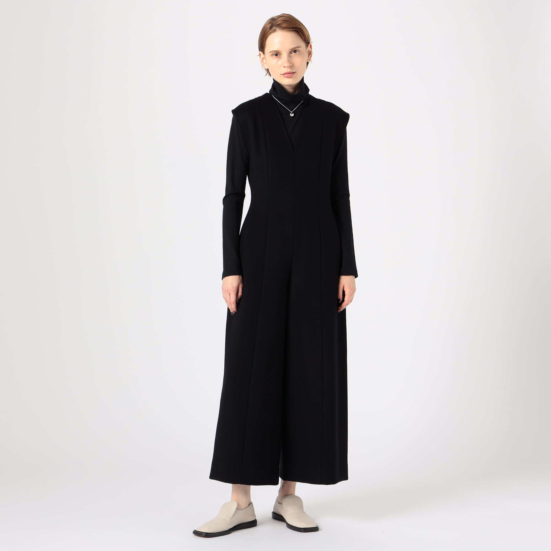 OVERCOAT SLEEVELESS JUMPSUIT｜トゥモローランド 公式通販