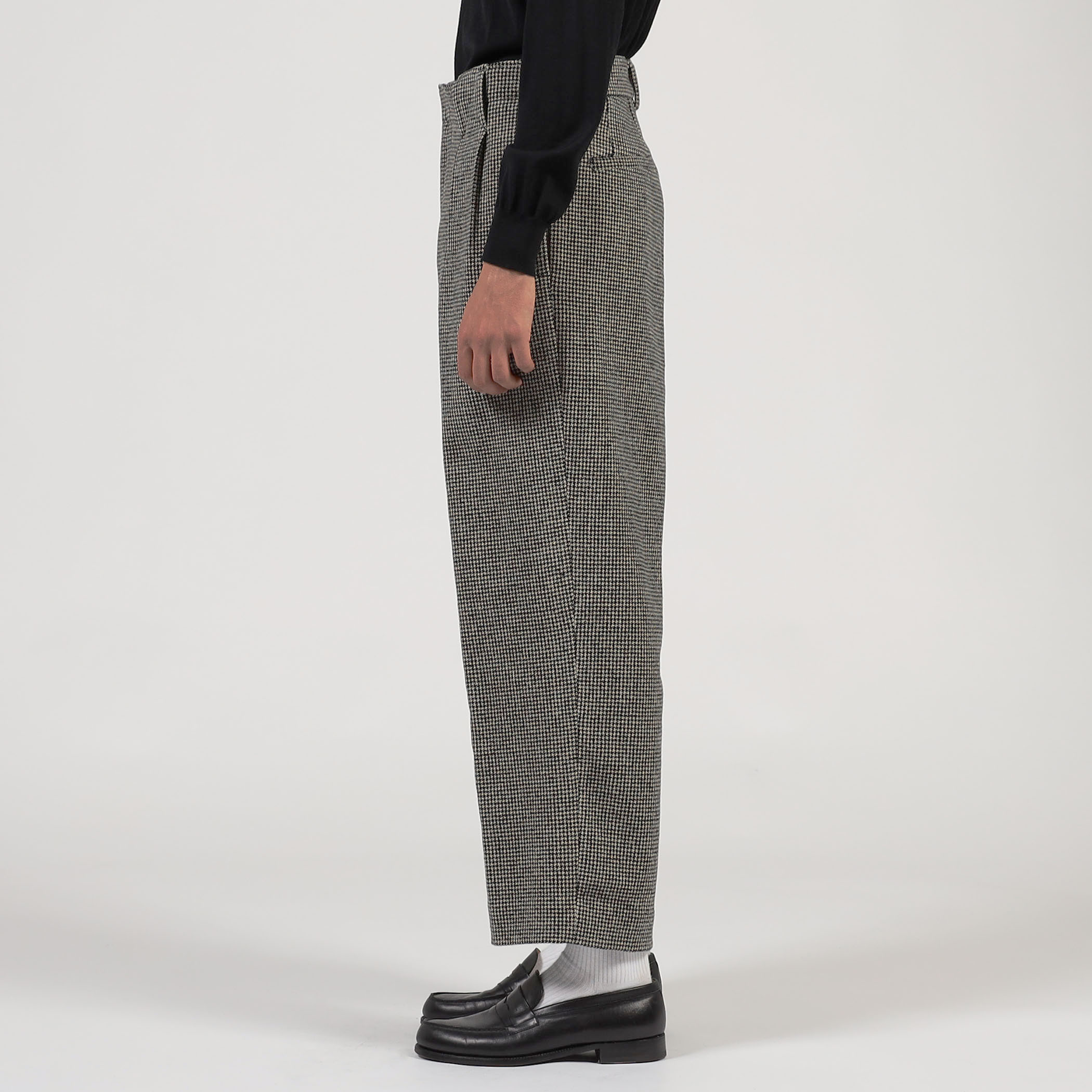 ウールナイロンポリウレタン 2WAYストレッチ 2プリーツパンツ