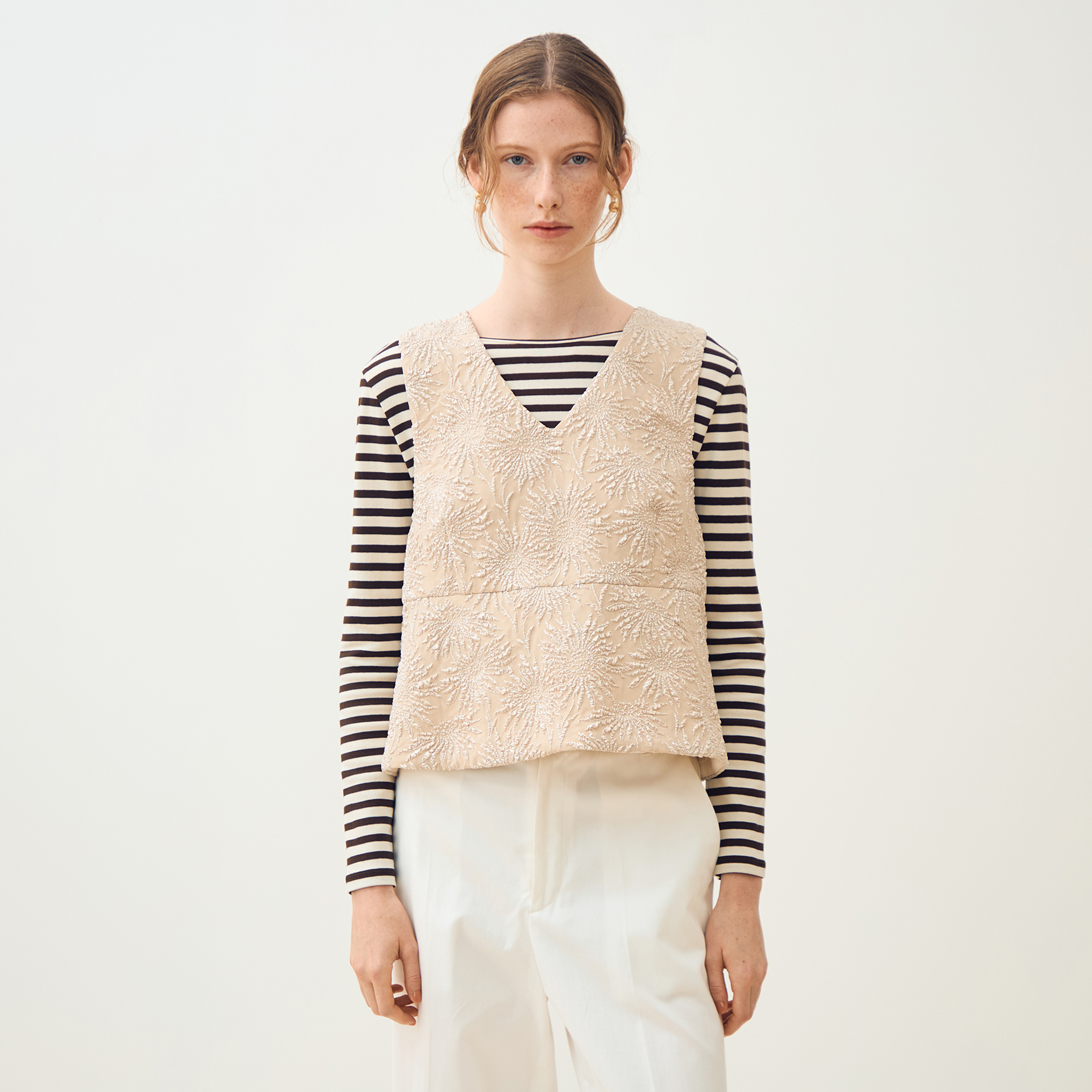 WEB先行予約】ソリアビーストレッチ フロンタブルジレ