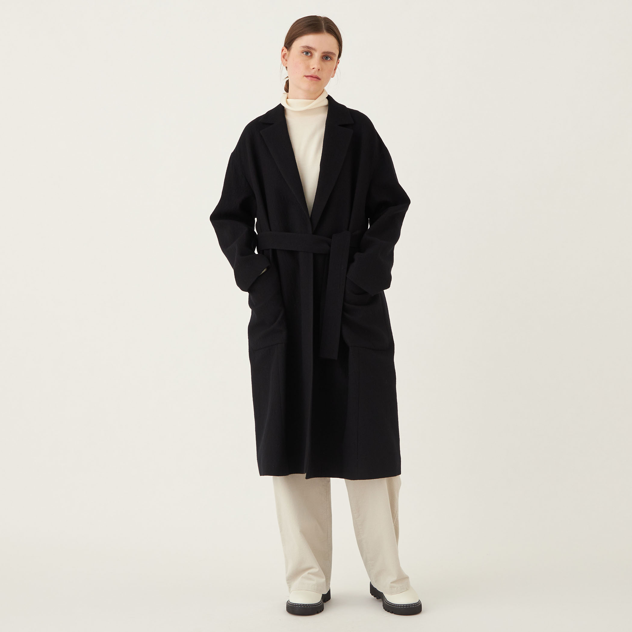 532 美品✨ギャルリーヴィー ベルテッドコートワンピース 定価5.1万 シルク 532 美品✨ギャルリーヴィー ベルテッドコートワンピース 定価