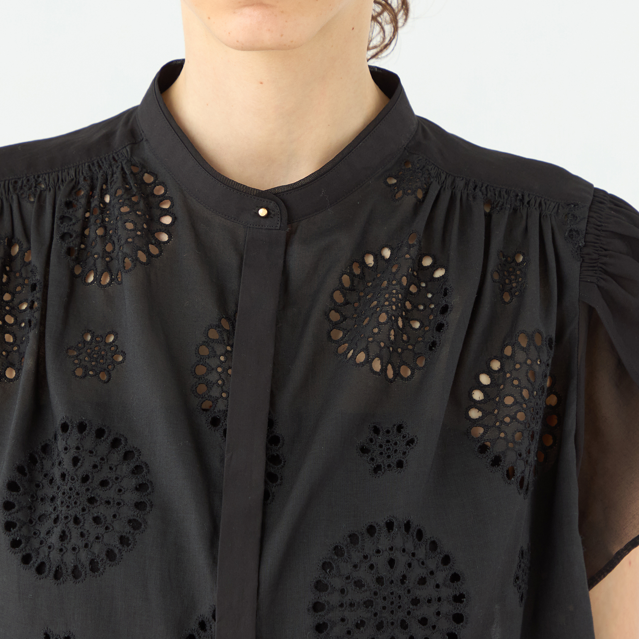 コットンコンビネーション ペタルスリーブブラウス｜トゥモローランド