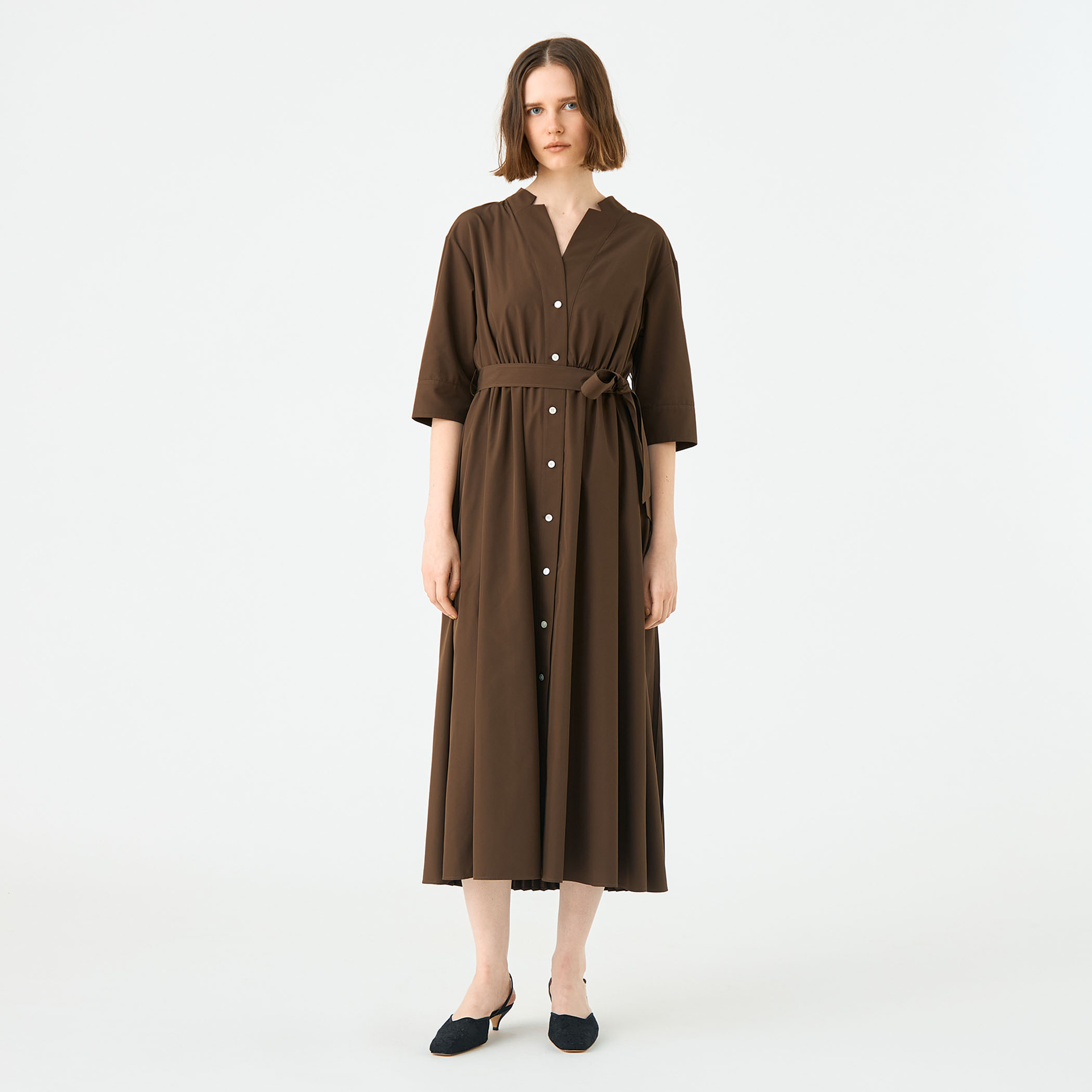 ■専用■美品 トゥモローランド 2,8万円 上品シャツワンピース ベージュ系 スパンブロード シャツワンピース｜トゥモローランド 公式通販