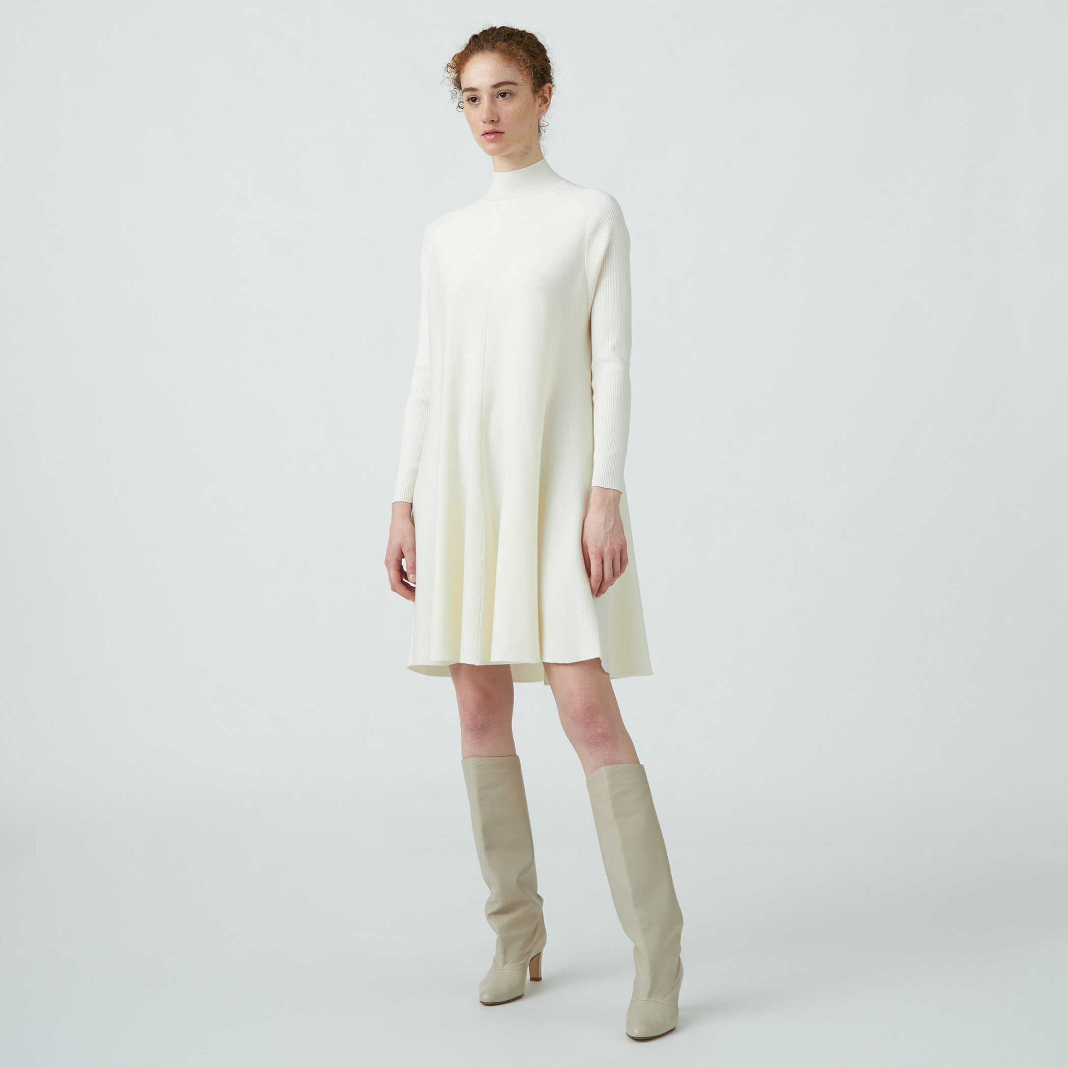 バウンスムース フレアワンピース｜トゥモローランド 公式通販