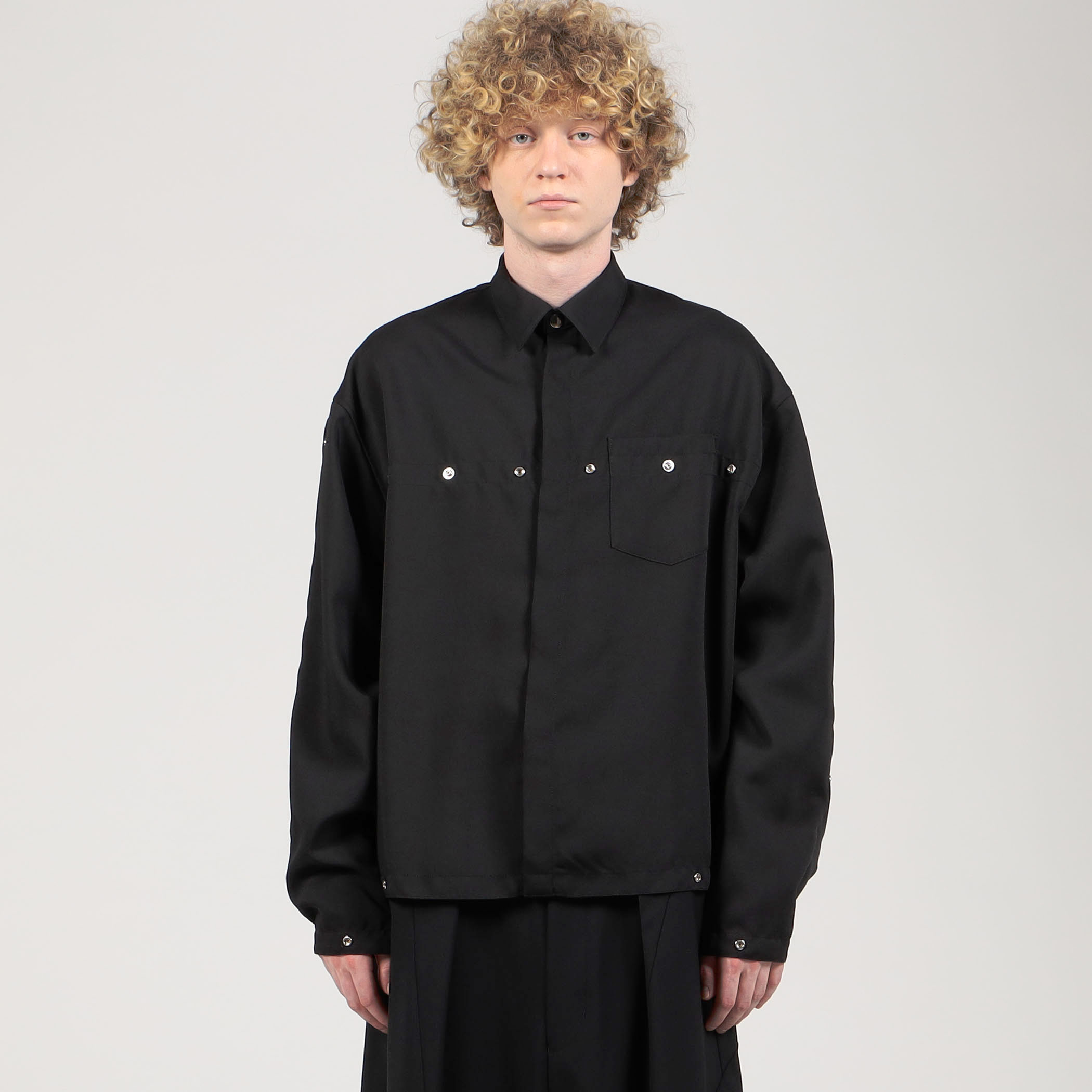 ALMOSTBLACK BUTTON ADJUST DRESS SHIRT｜トゥモローランド 公式通販