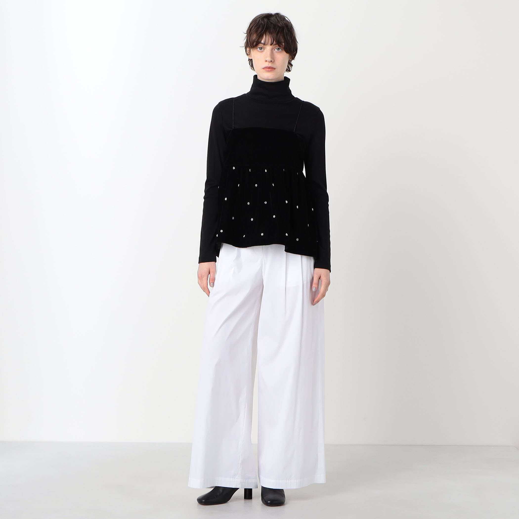 【別注】ne Quittez pasBLACKTOMORROWLAND 25ss 別注】ne Quittez pas BLACK VELBET PEARL トップス｜トゥモローランド