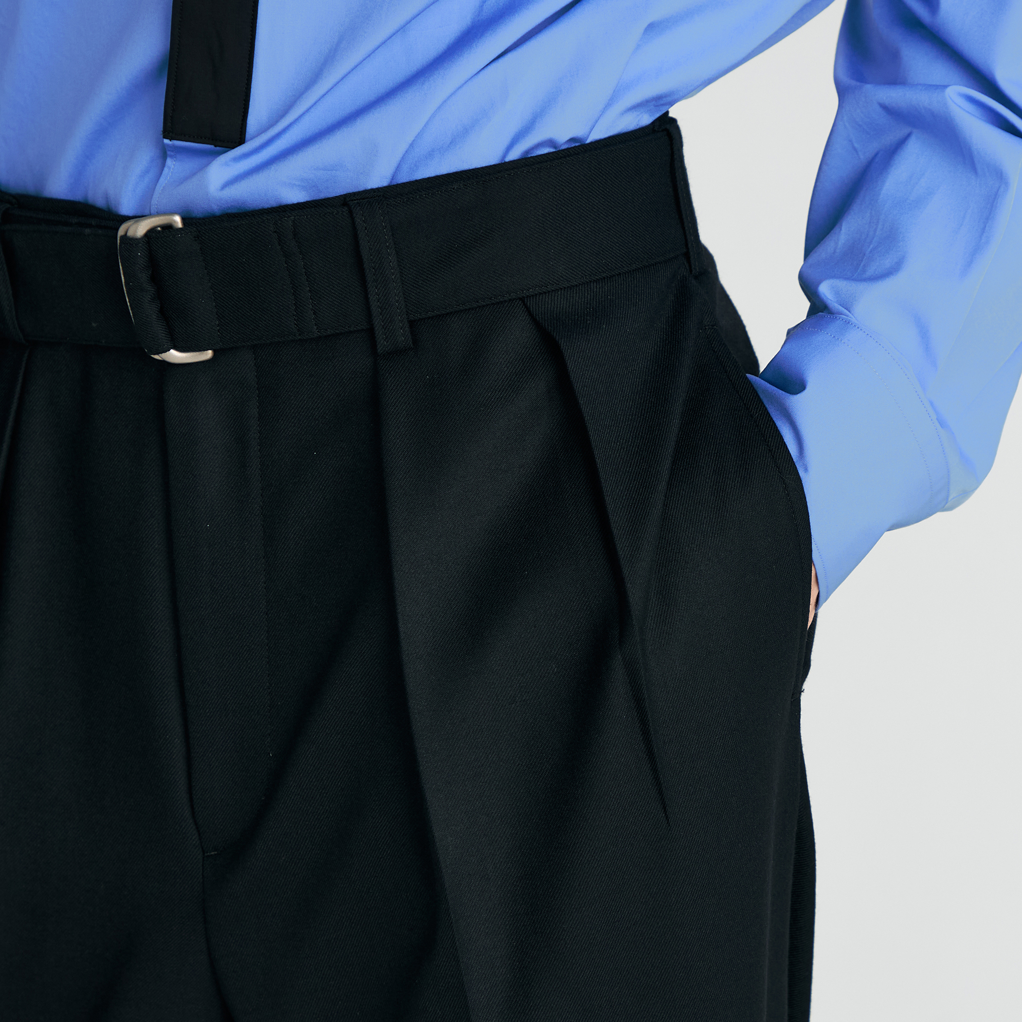 Super160's ウールギャバベルトパンツ｜トゥモローランド 公式通販