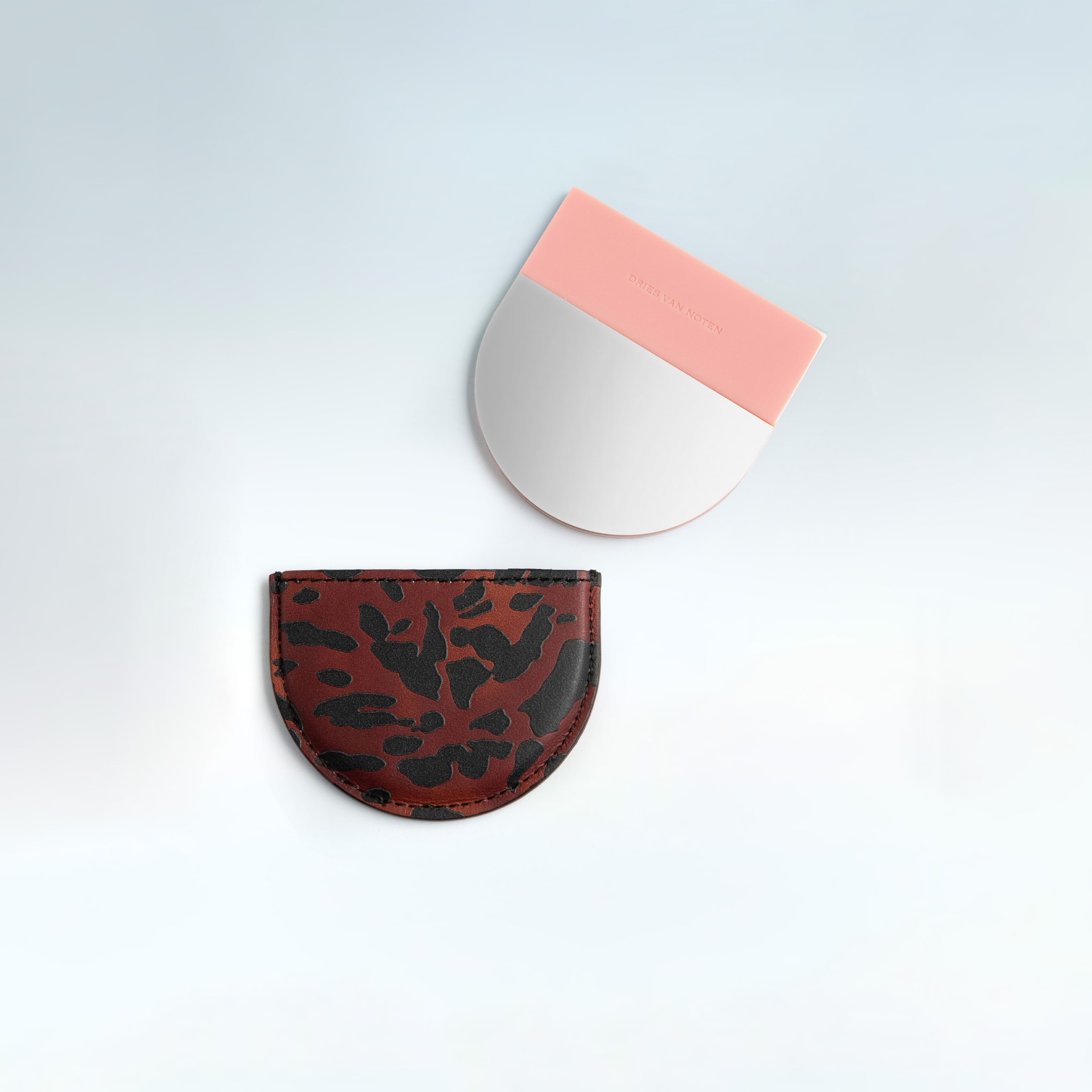 Dries Van Noten Beauty ミラー Dries Van Noten Beauty ミラー｜トゥモローランド 公式サイト